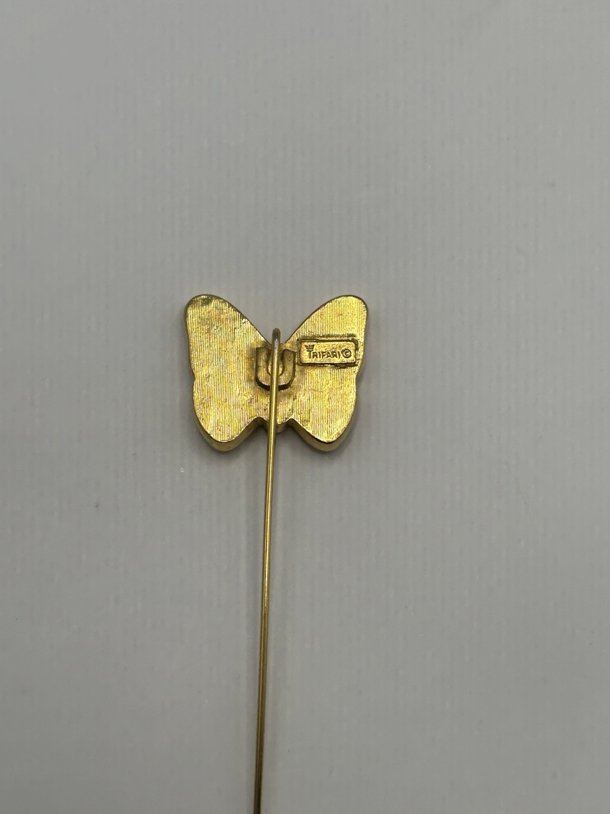 Vintage 1960’S CROWN TRIFARI GOLD-TONE FINISH ENAMEL BUTTERFLY STICK PIN lovely