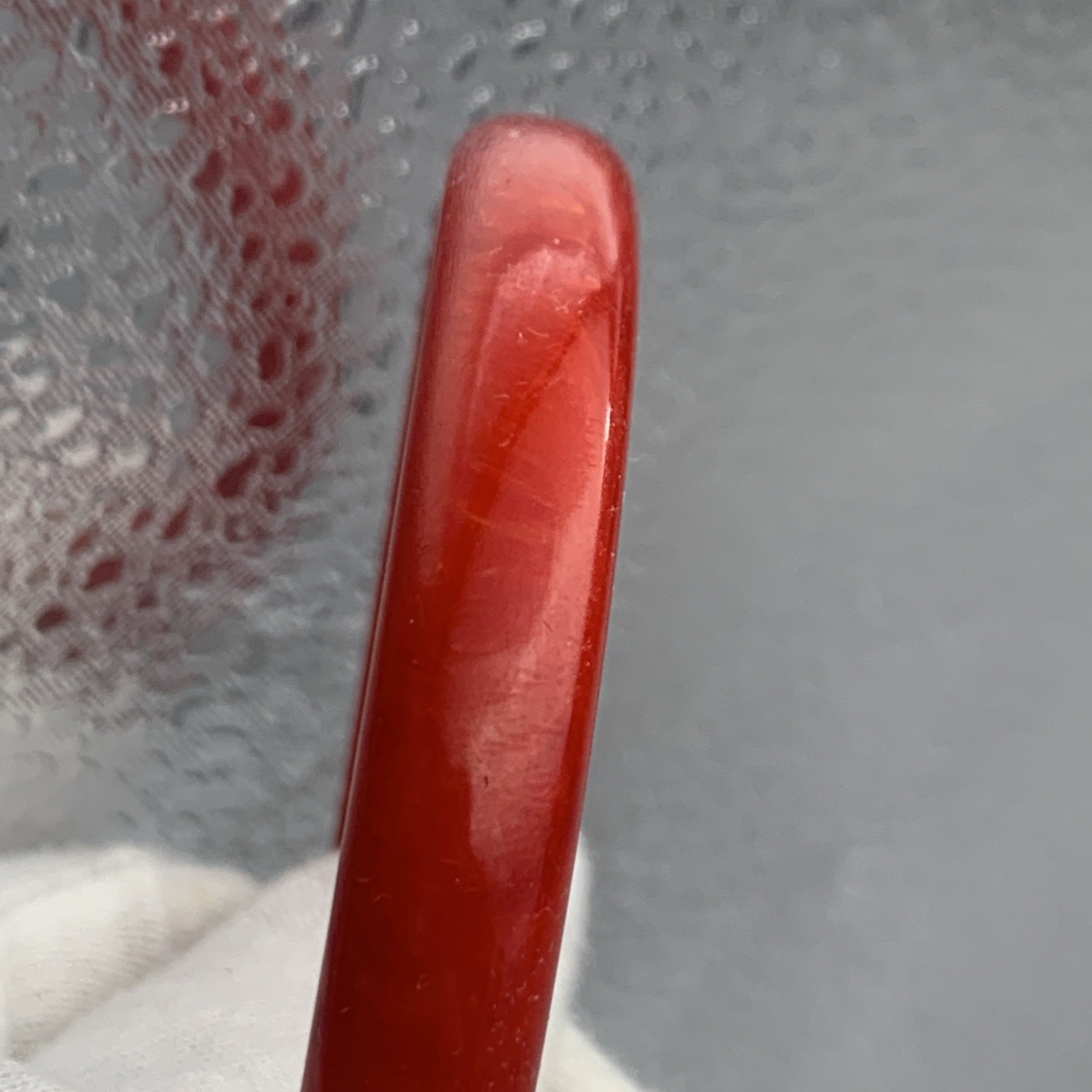 Vintage 10 mm Wide BAKELITE Carved Bangle Bracelet Red Marble