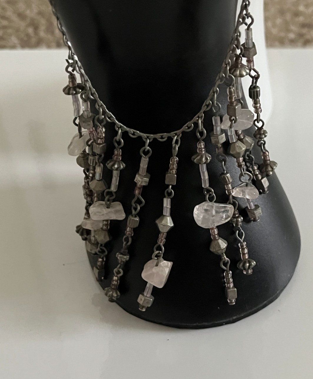 🌙NICKEL‑TONE CASCADING BIB NECKLACE • QUARTZ‑STYLE STONE CHIPS • ADJUST 16.5″
