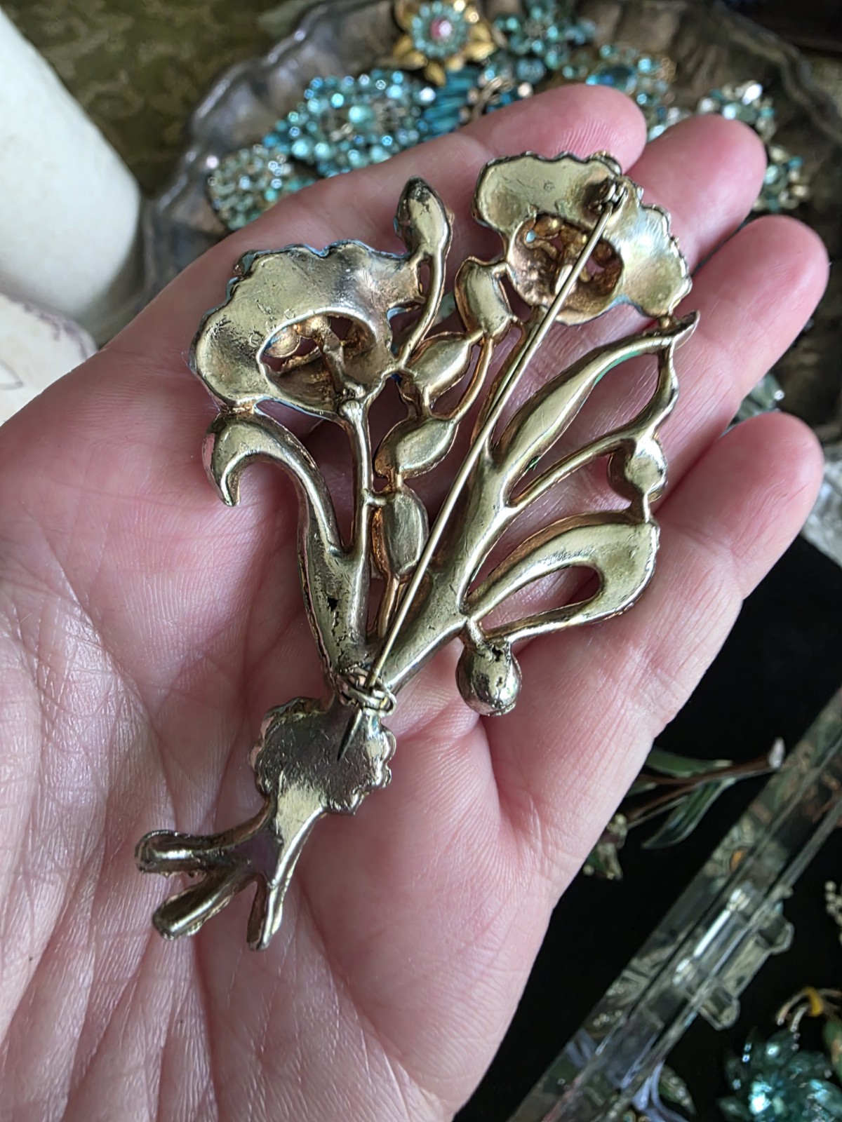 Vintage Darling Floral Enamel Pot Metal 40s Brooch (Coro ?)