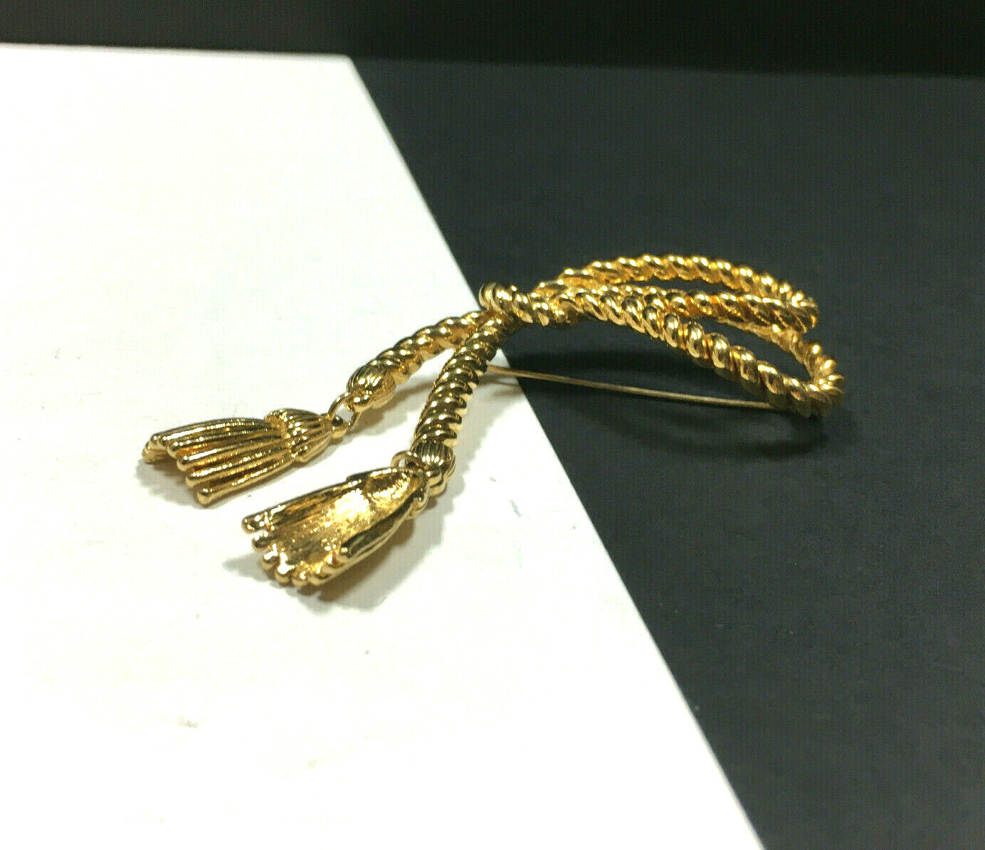 Vintage ICONIC Knotted Rope TASSEL Brooch Nautical Gold PL Dangle R191i