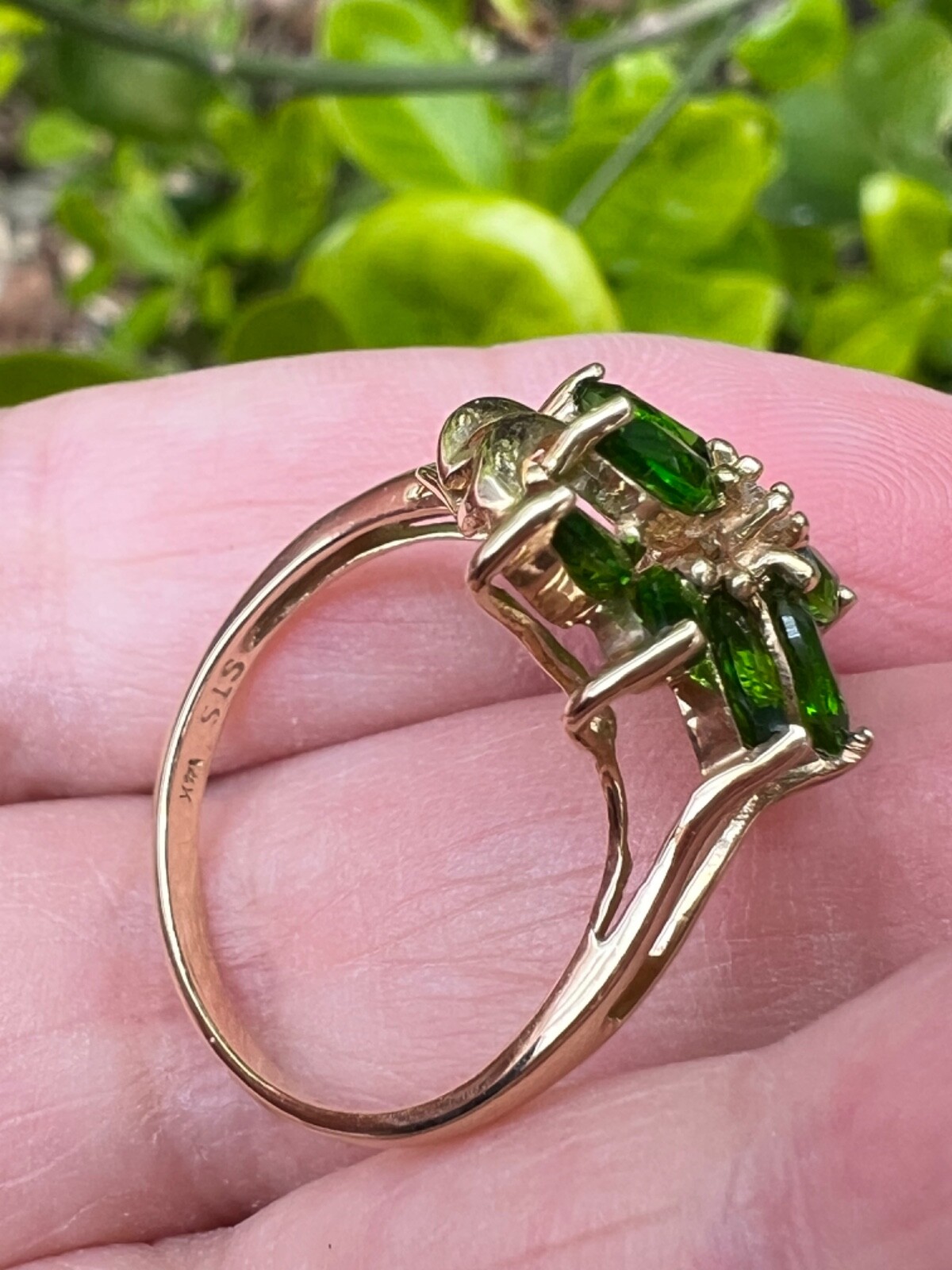 VINTAGE 14K YELLOW GOLD VIVID GREEN CHROME DIOPSIDE DIAMOND COCKTAIL RING