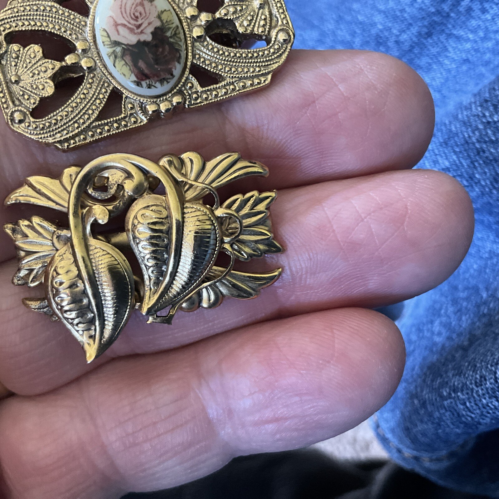 2 Unmarked Vintage Brooches. Gold tone. 1.5” Long Each. Flowers Leafs