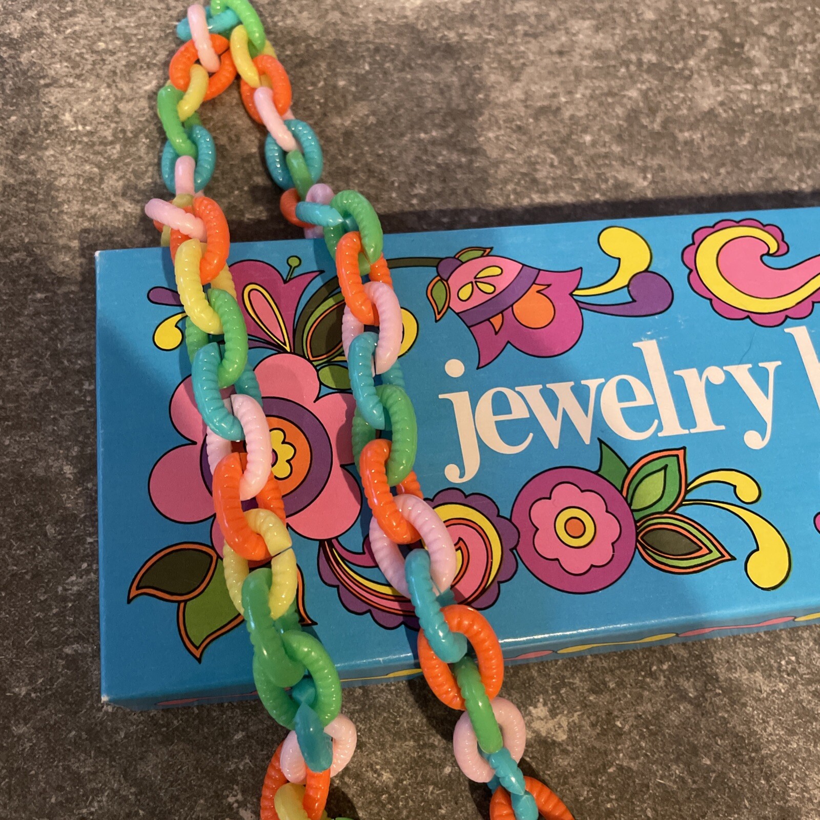 Vintage 1971 Milton Bradley Love Links Jewelry Box Plastic