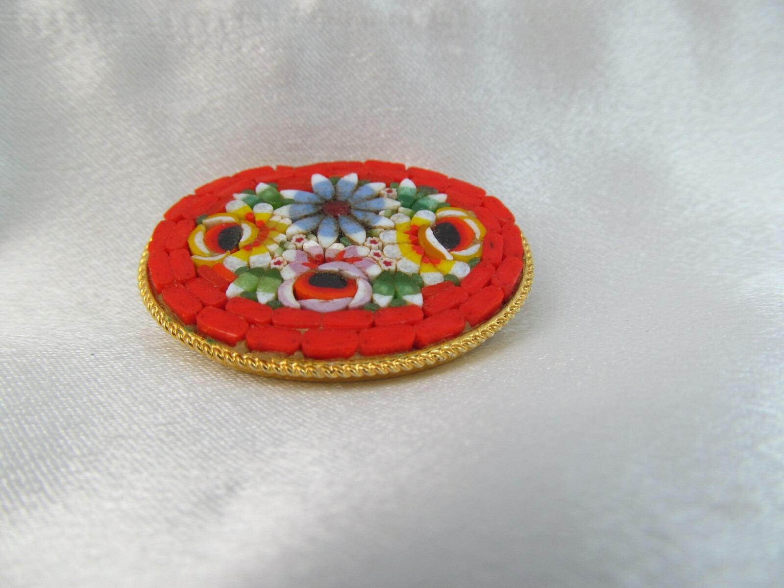 VINTAGE ITALIAN MICRO MOSAIC FLORAL BOUQUET DESIGN PIN BROOCH DETAILED