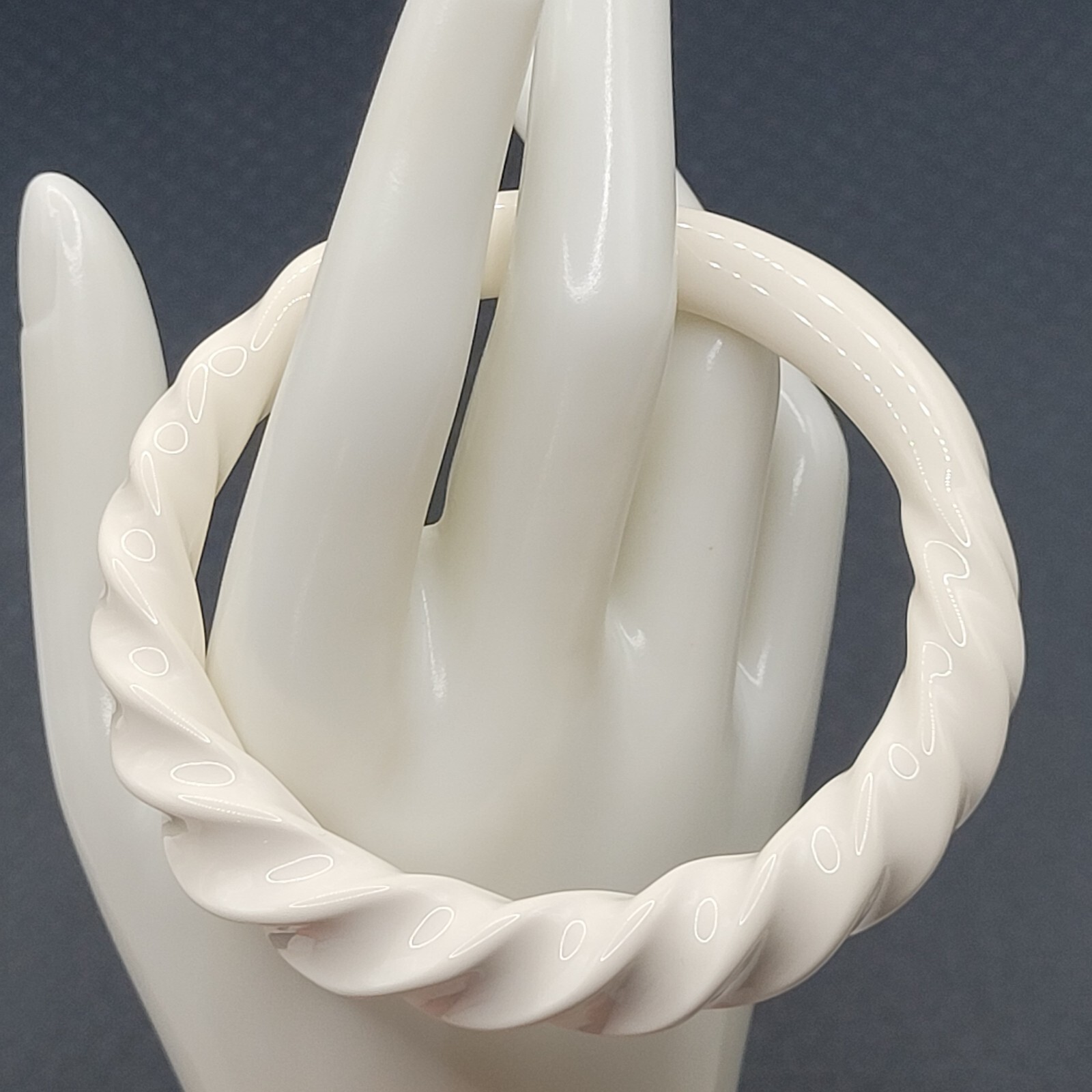 Twisted and Smooth Creamy White Resin Bangle Bracelet Retro Style Vintage 1980s