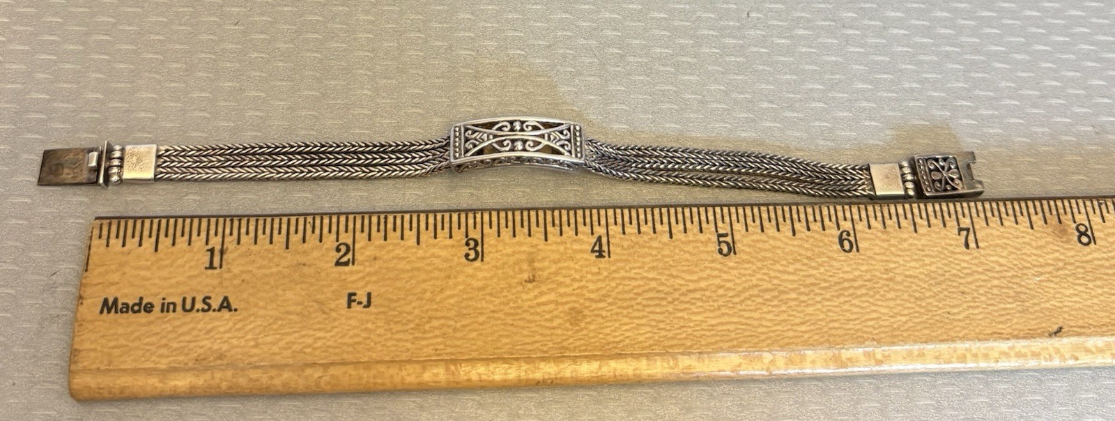 Vintage 925 Sterling Silver Bracelet Triple Wheat Chain Center Medallion 7.5″