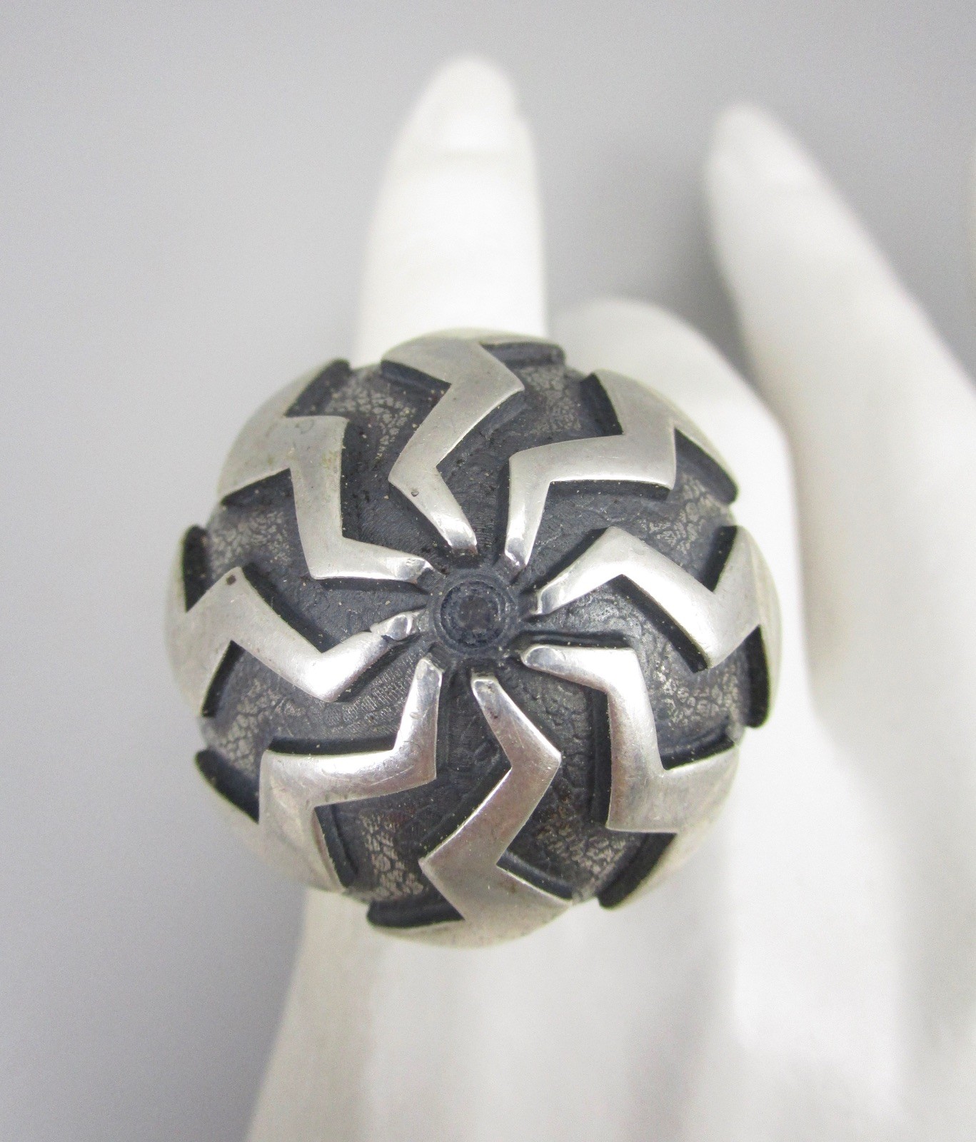 AMAZING RARE DIAN MALOUF STERLING ZIG ZAG HIGH DOME RING SZ 6.5