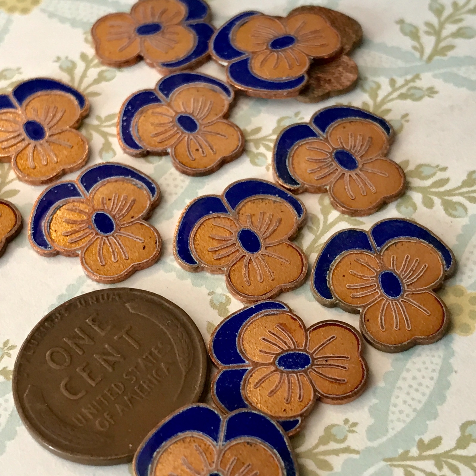Enameled Pansy Findings,Vintage Pansies,Enamel Cabochons,19x6mm cabochons #G65A