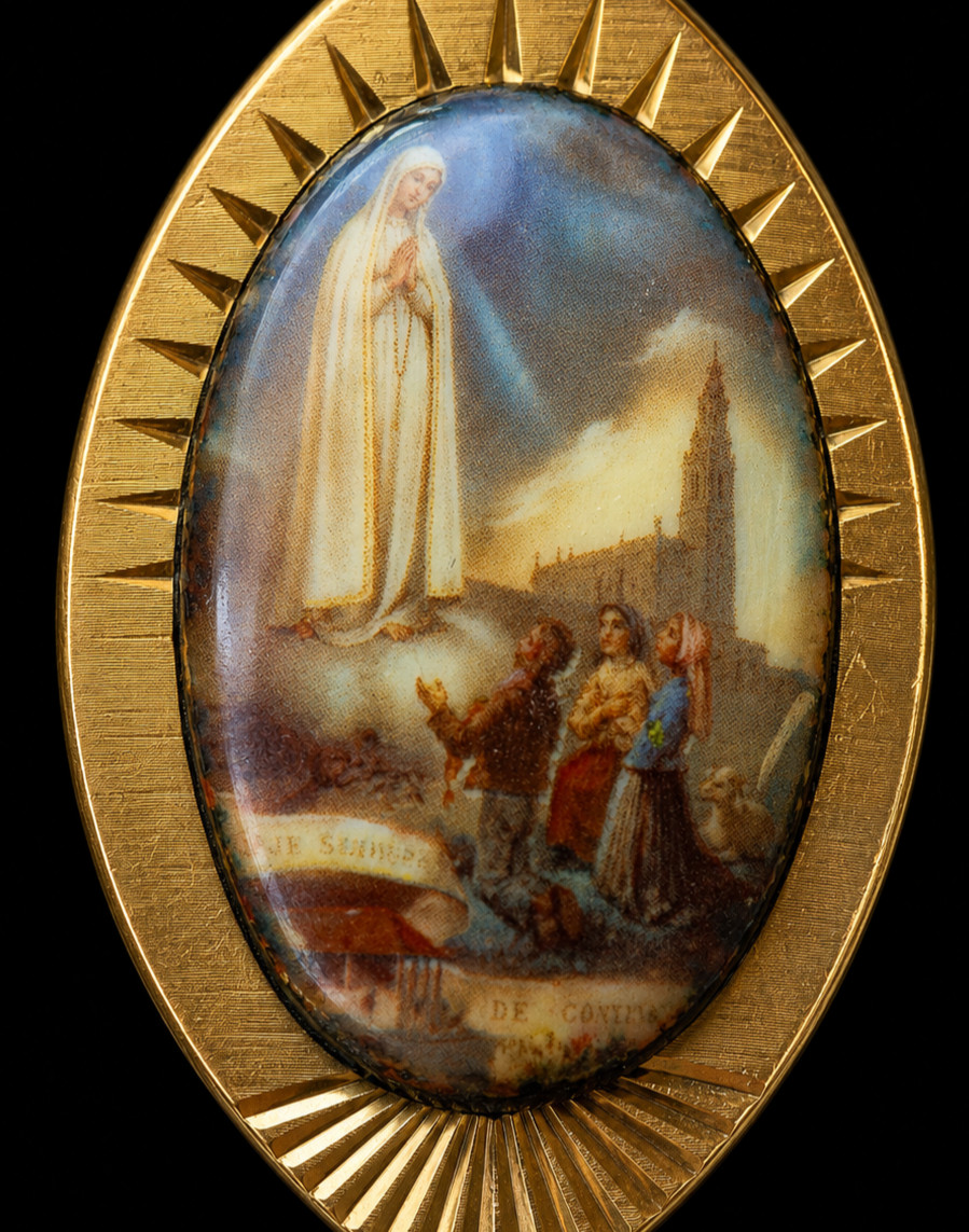Vintage 18K Gold Virgin Mary Apparition Pendant Catholic Religious EstateJewelry