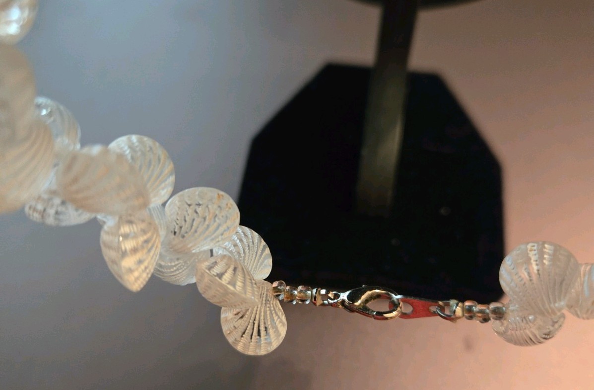 Vintage Modernist Genuine Lucite Coquilles Shell Necklace