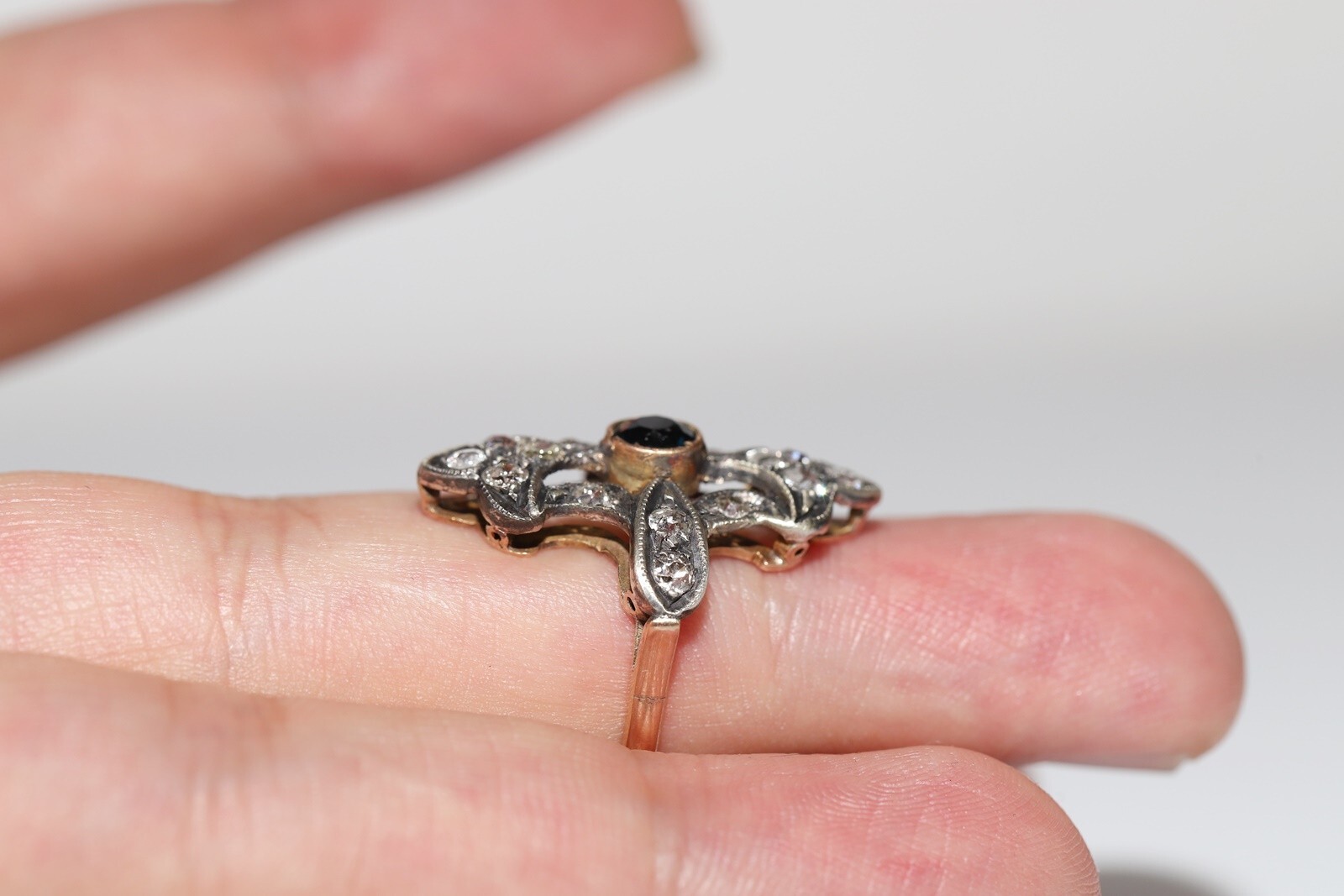 Antique Circa 1920s 14k Gold Top Silver Natural Diamond And Sapphire Ring