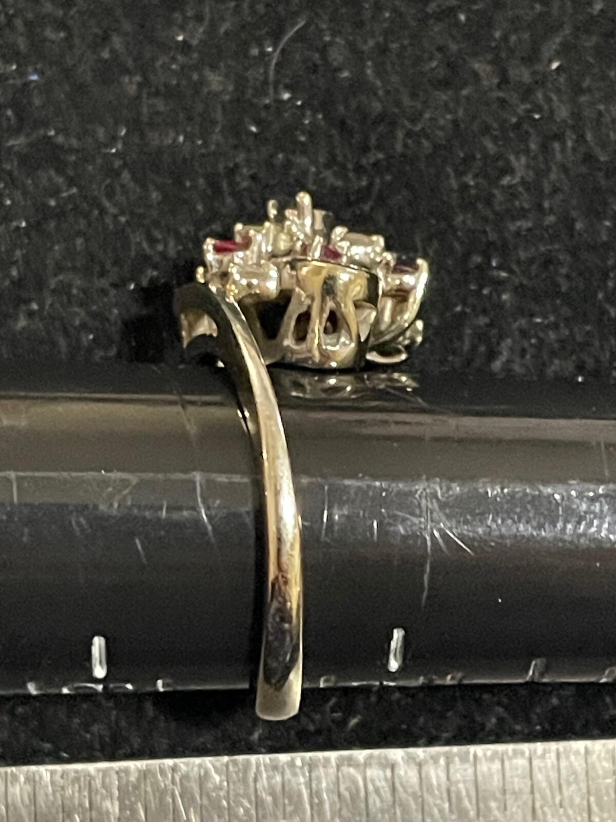 18K WHITE GOLD RED RUBY & DIAMOND RING SIZE 7.5