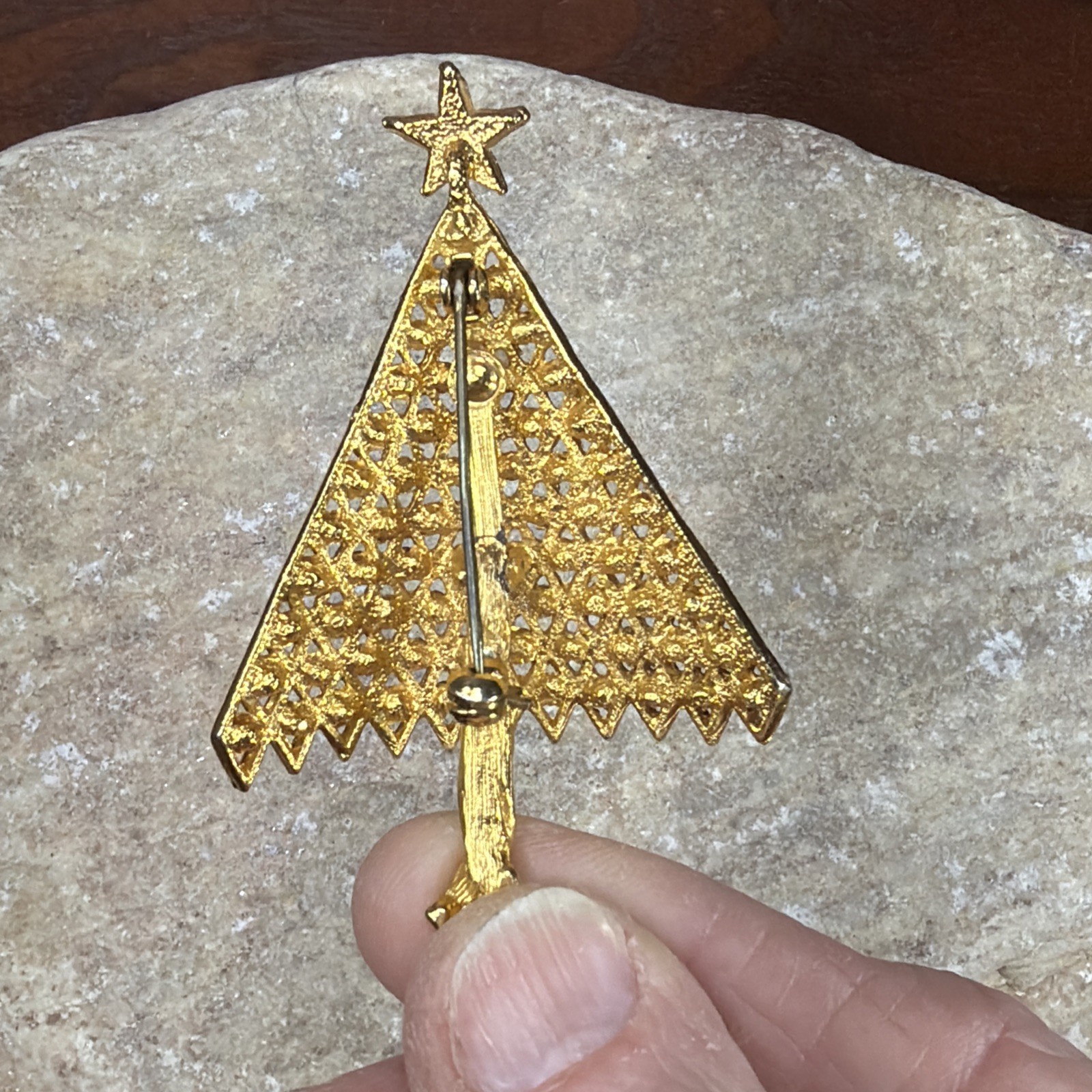 Vintage Green Red Gold tone Rhinestone Christmas Tree Brooch Pin multi color