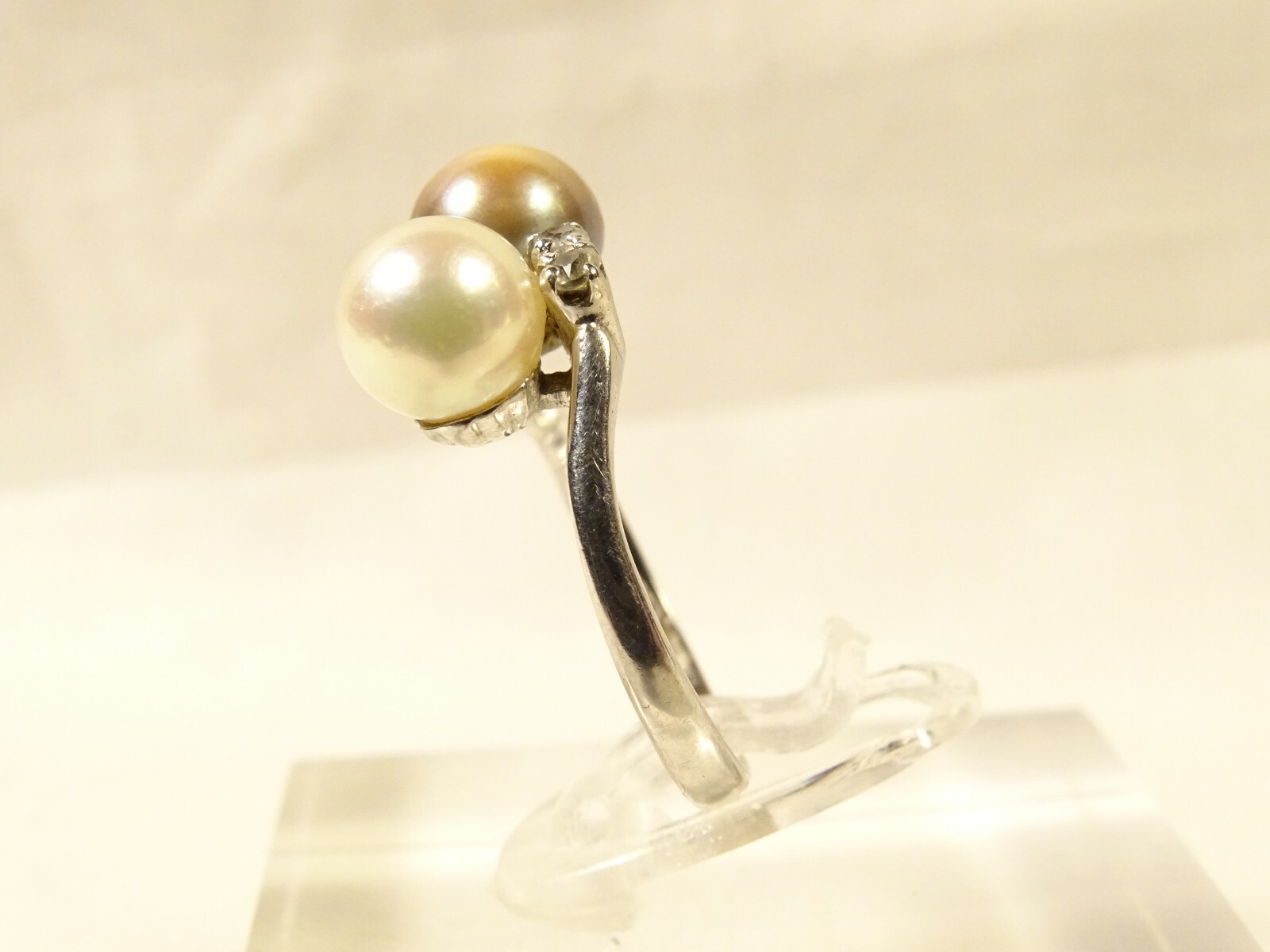 Lovely 10k White Gold Champagne & Cream Double Pearl Bypass Sz 6.5 Dinner Ring