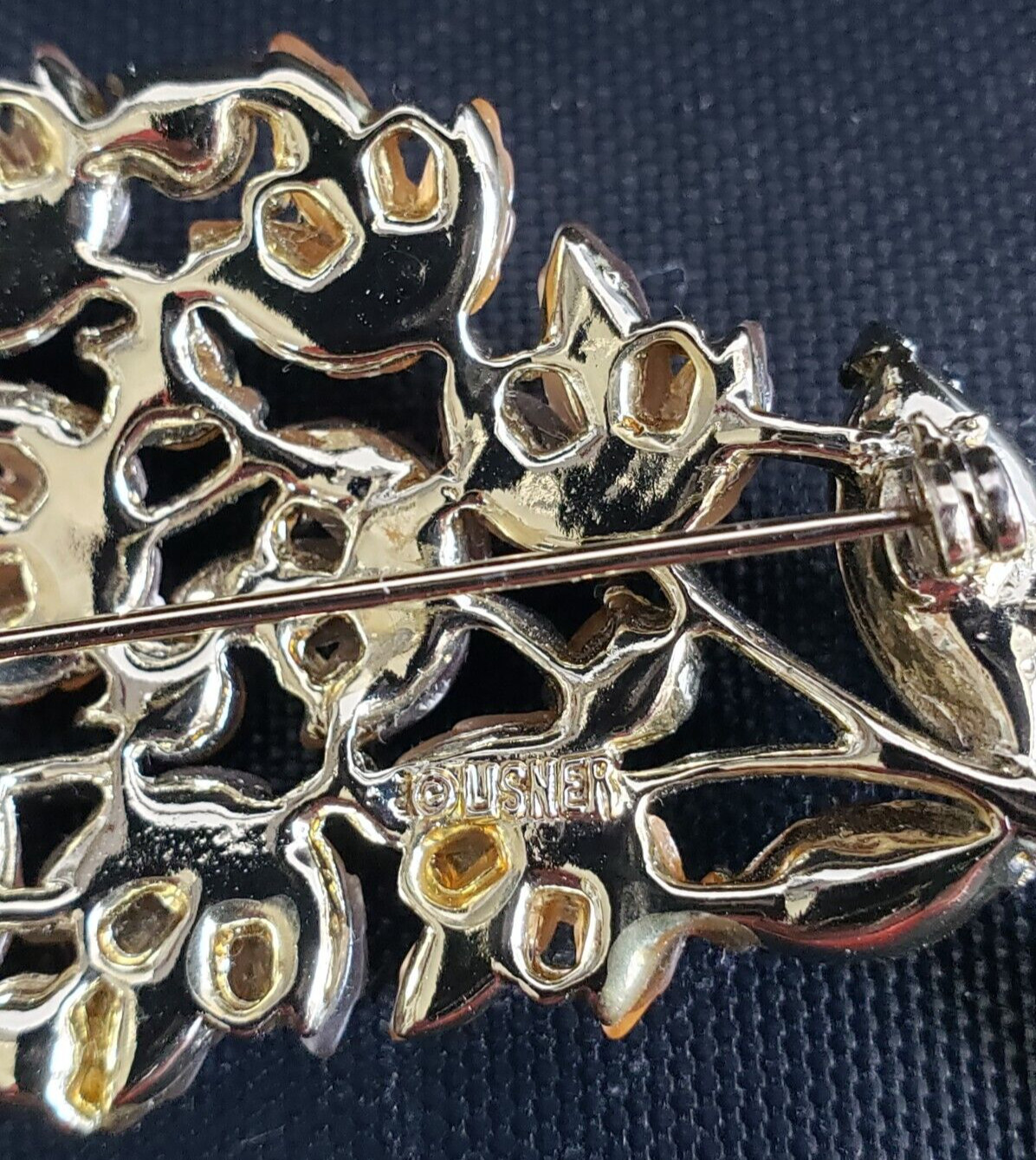 Vintage Lisner Peach Molded Leaves AB & Taupe Rhinestones Gold Tone Brooch