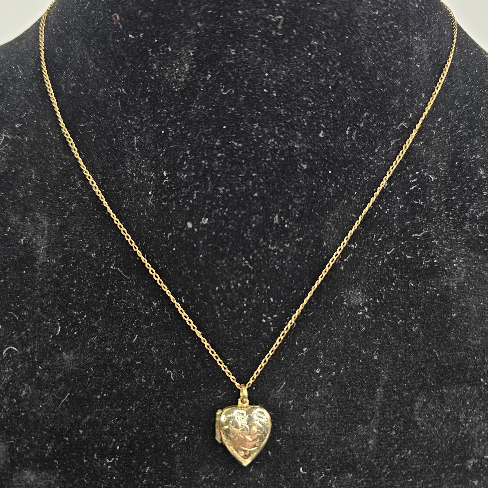 Vintage Gold Filled Heart Locket Etched Floral Pendant 16” Gold Plated Necklace