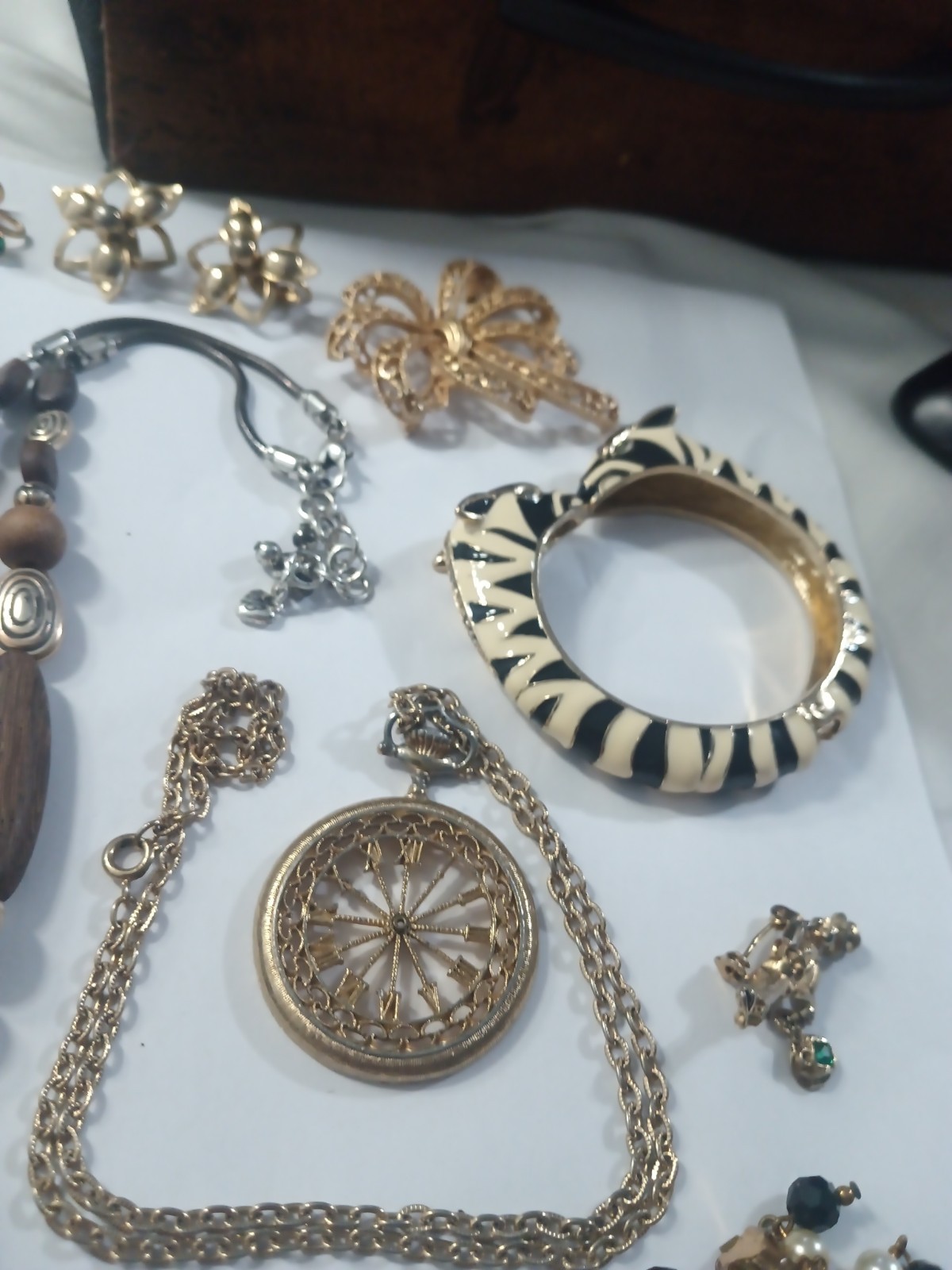 Vintage Mostly Signed Costume Jewelry Lot Necklaces, Bracelets, Earrings, Brooch