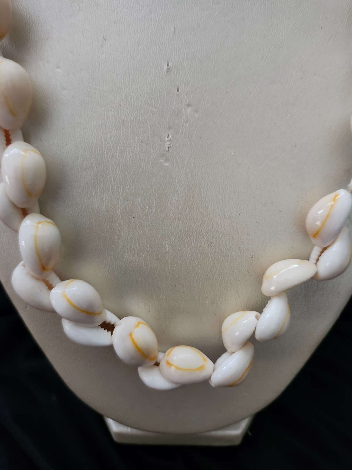 Vintage HAWAIIAN COWRIE SHELL Necklace 36″ 1970’s, VERY NICE & DAILY SHIPPING
