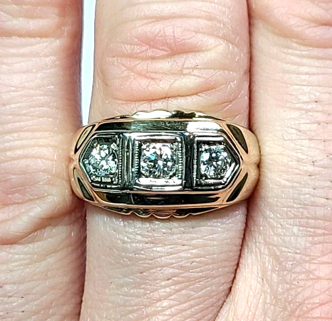 Vintage 14k Yellow Gold 3 Diamond .35 Carat Men’s Ring Size 9