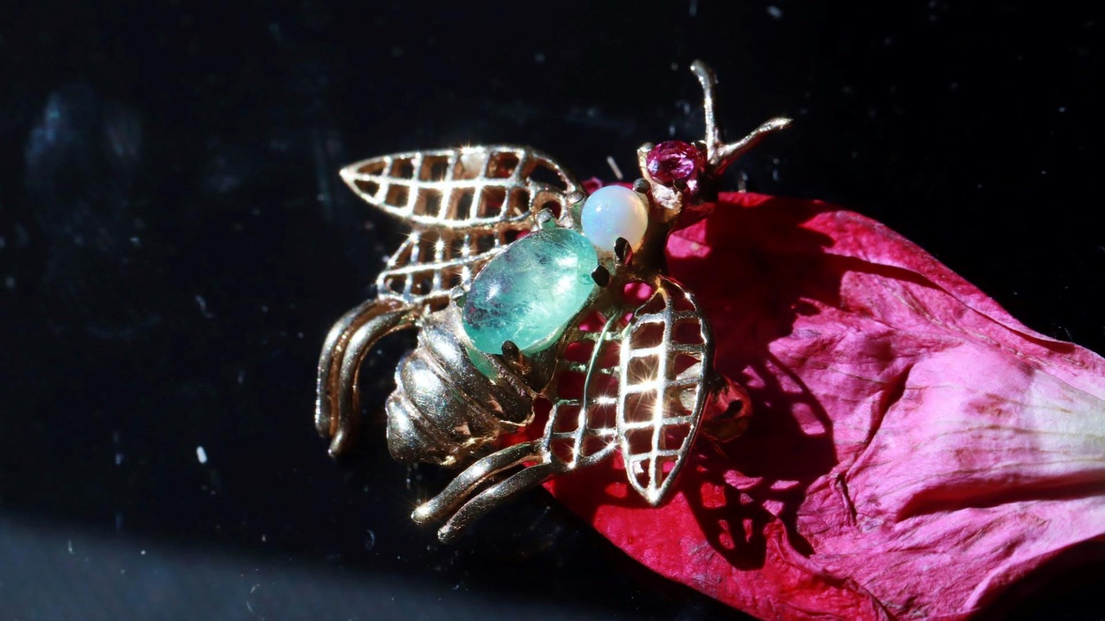 14k yellow gold brooch 0.90ct natural multi gemstone 0.97″ bee pin 2.24gr N3140