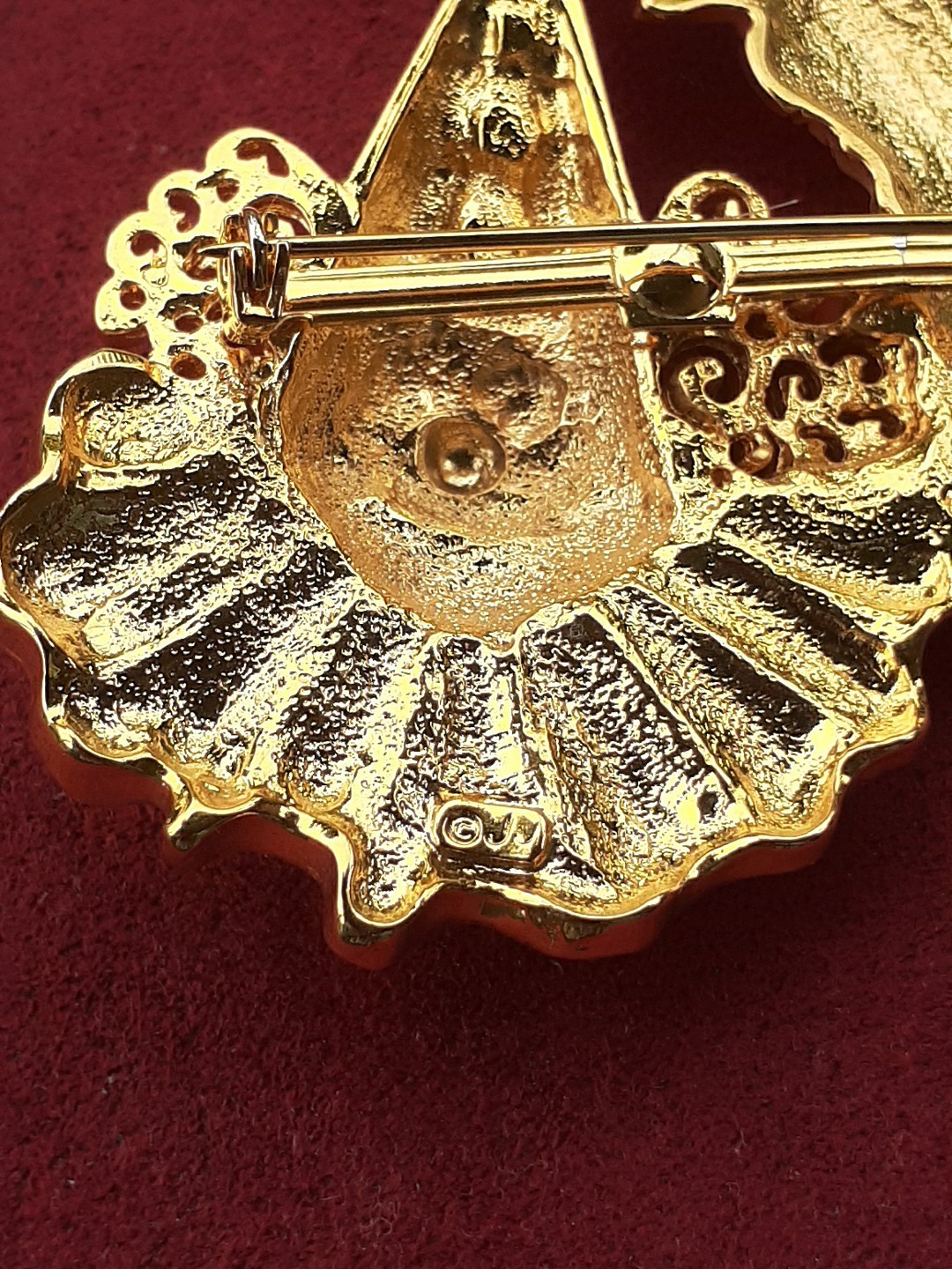 Vintage Signed JJ Goldtone Faux Pearl Clown Face Brooch Pin Fashion Jewelry