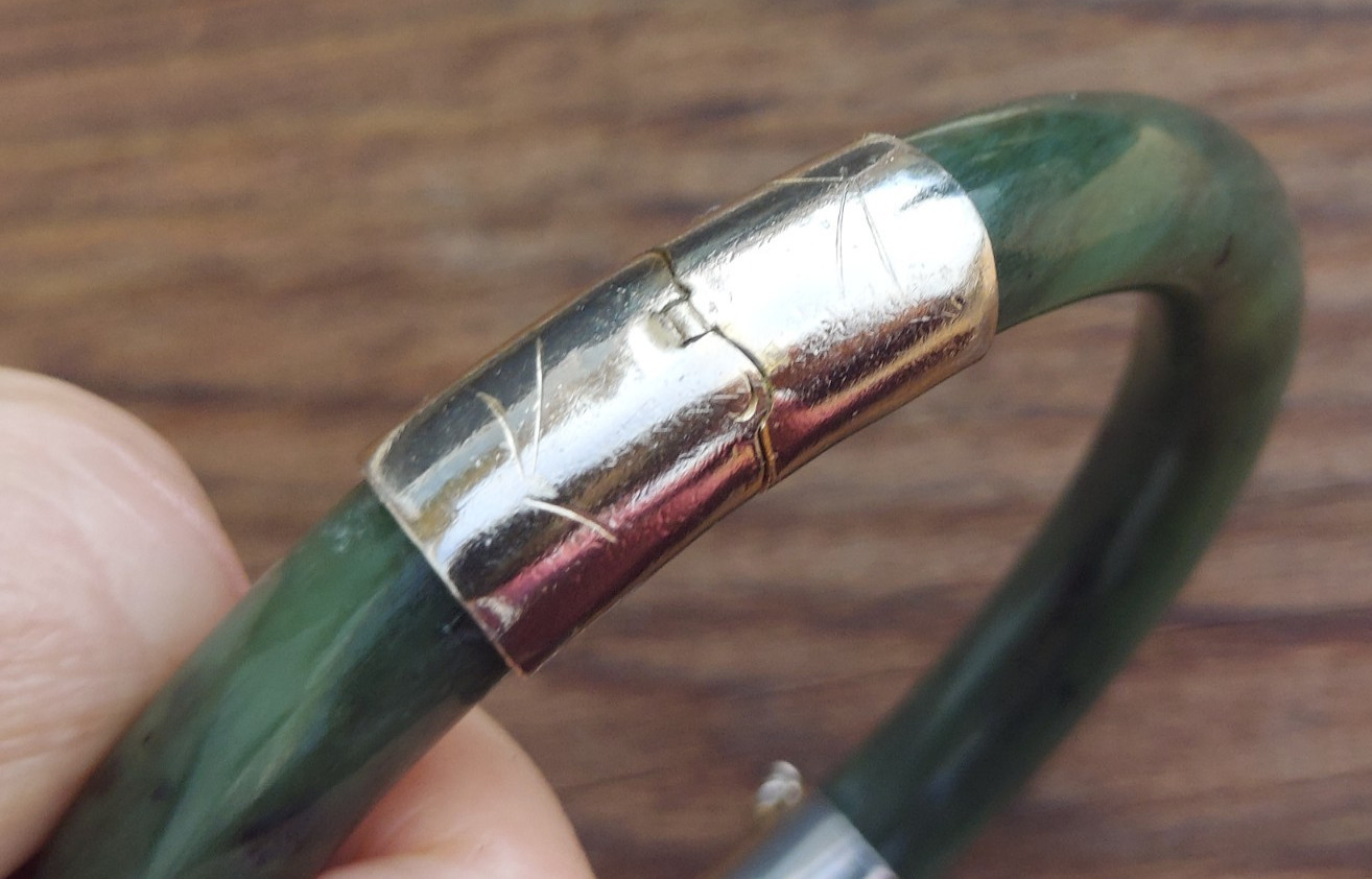 Lovely Hinge Jade Bangle Bracelet Dark Green Jadeite Pale Gold Tone Vintage