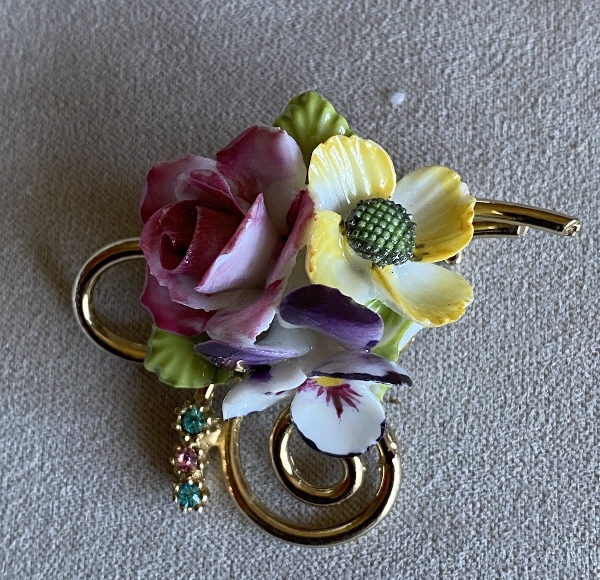 Vintage Coro Floral Bouquet Brooch Porcelain Rhinestone Gold Tone Pin As-Is