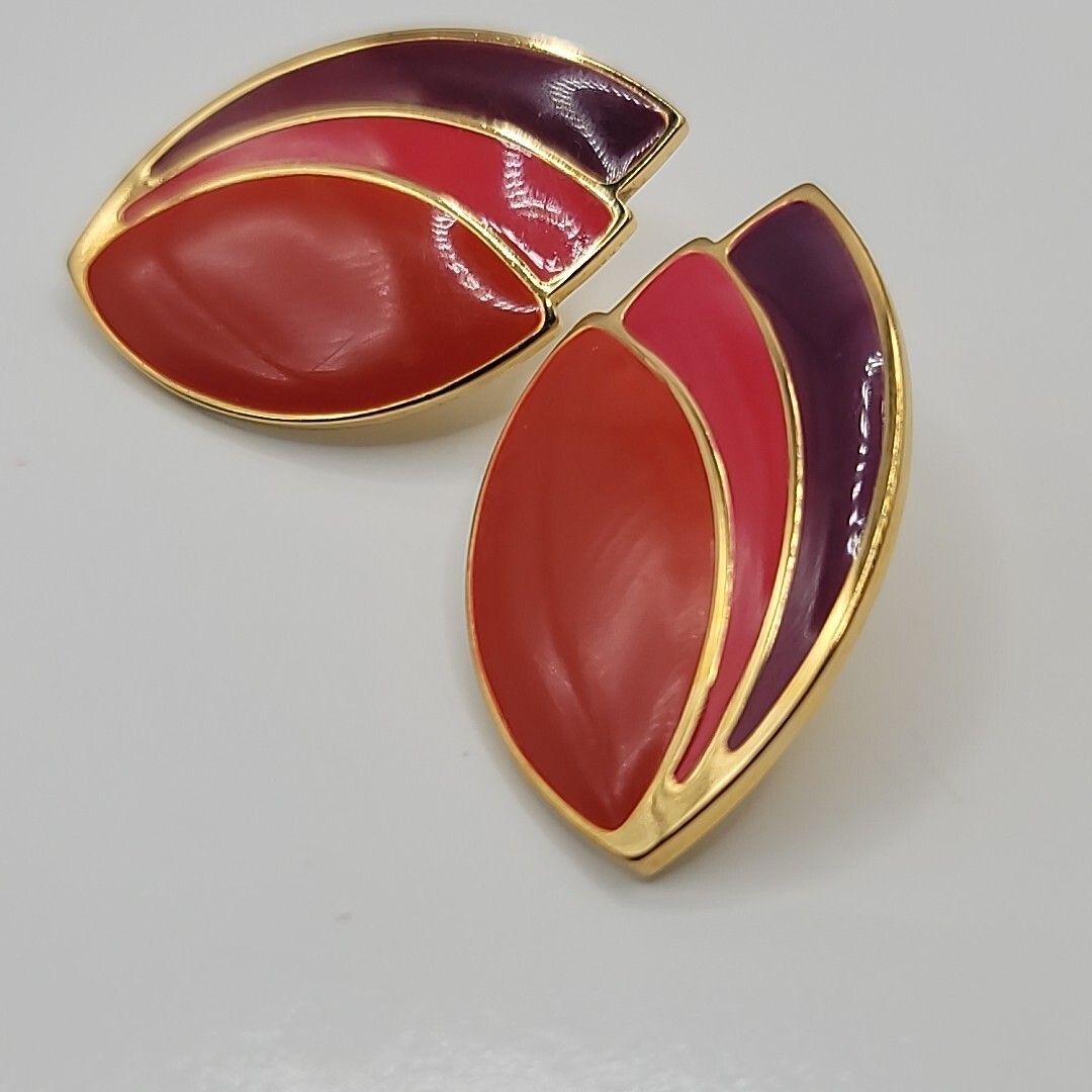 Unsigned Vintage Avon Paradise Colors Purple Pink Red Enamel Pierced Earrings