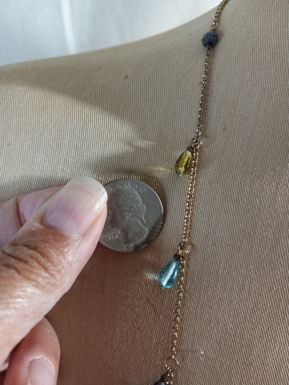 Vintage Glass Graduating Dangle Teardrops Necklace Green Dark & light Blue 18″