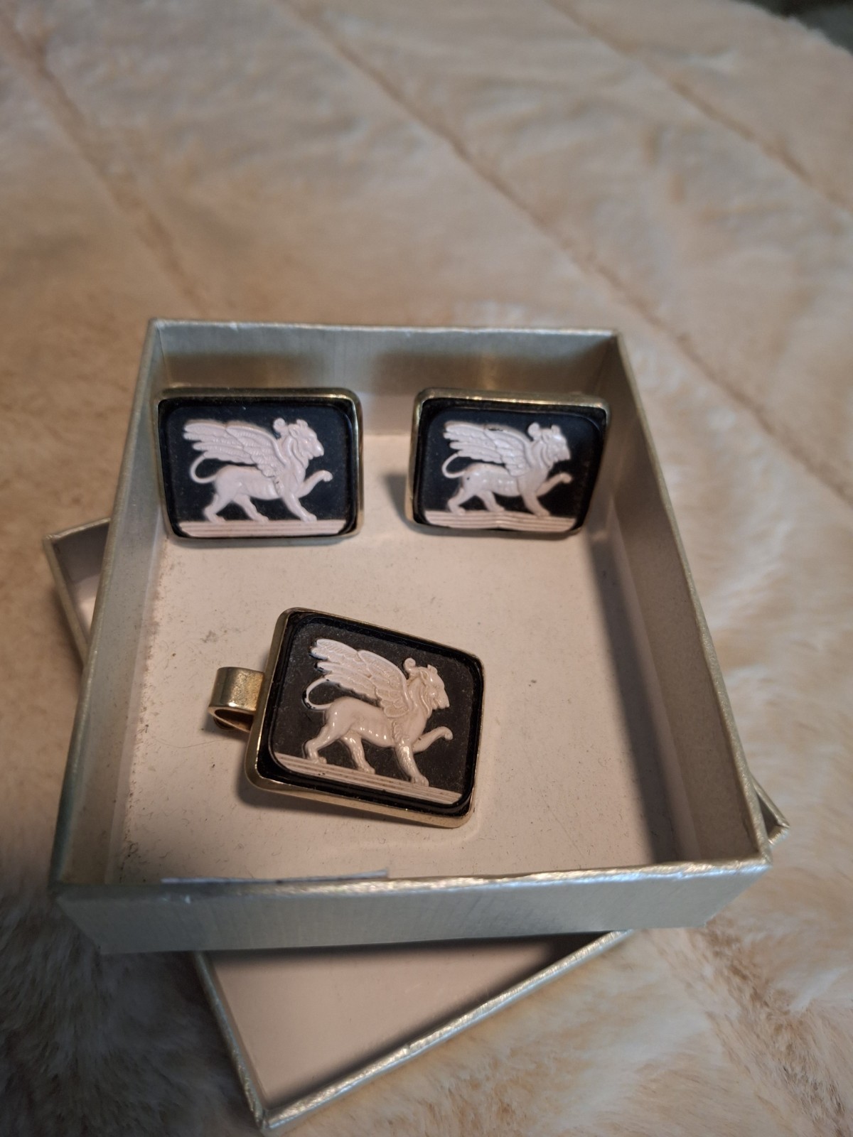 Vintage Lot Black Pink Lion Venice Wings Griffin Cameo Cuff Links Tie Clip Set