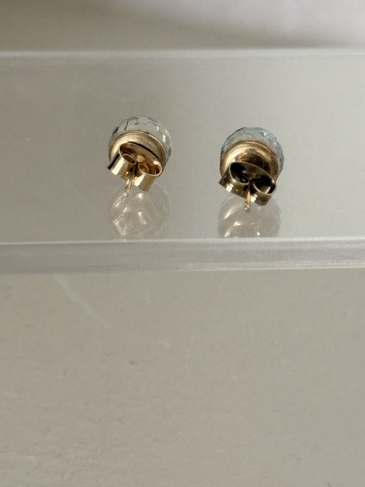 Vintage Faceted Glass Stud Earrings Blue Green Purple Shifting Color Gold Tone
