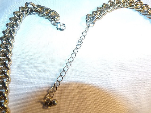 Large Gold Tone Metal Chain Link Collar w/Black Stones Necklace Vintage