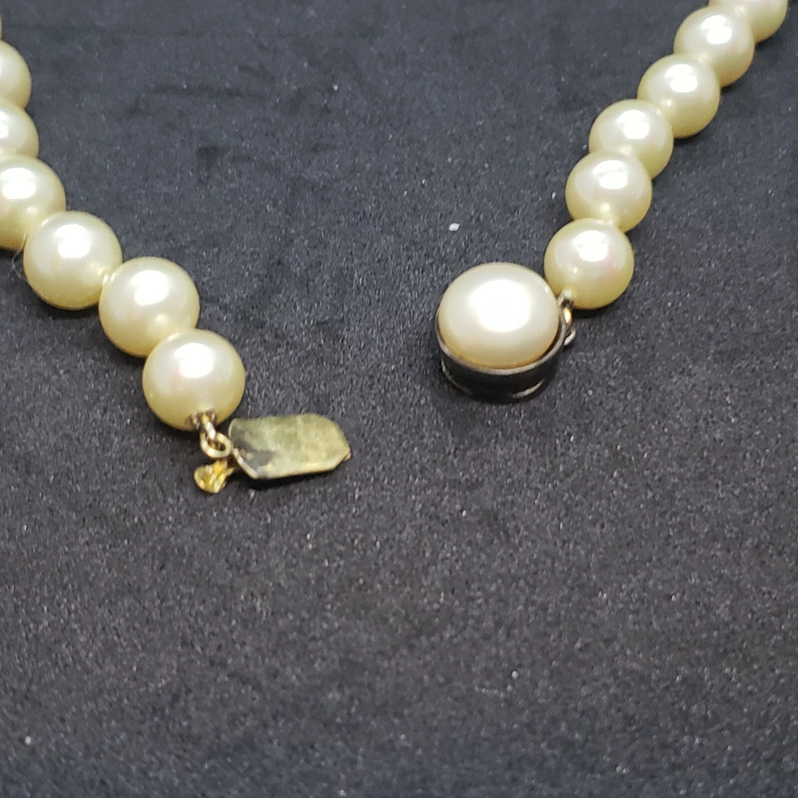 Vintage Faux Pearl Single Strand Necklace Box Tab Clasp Princess Length Classic