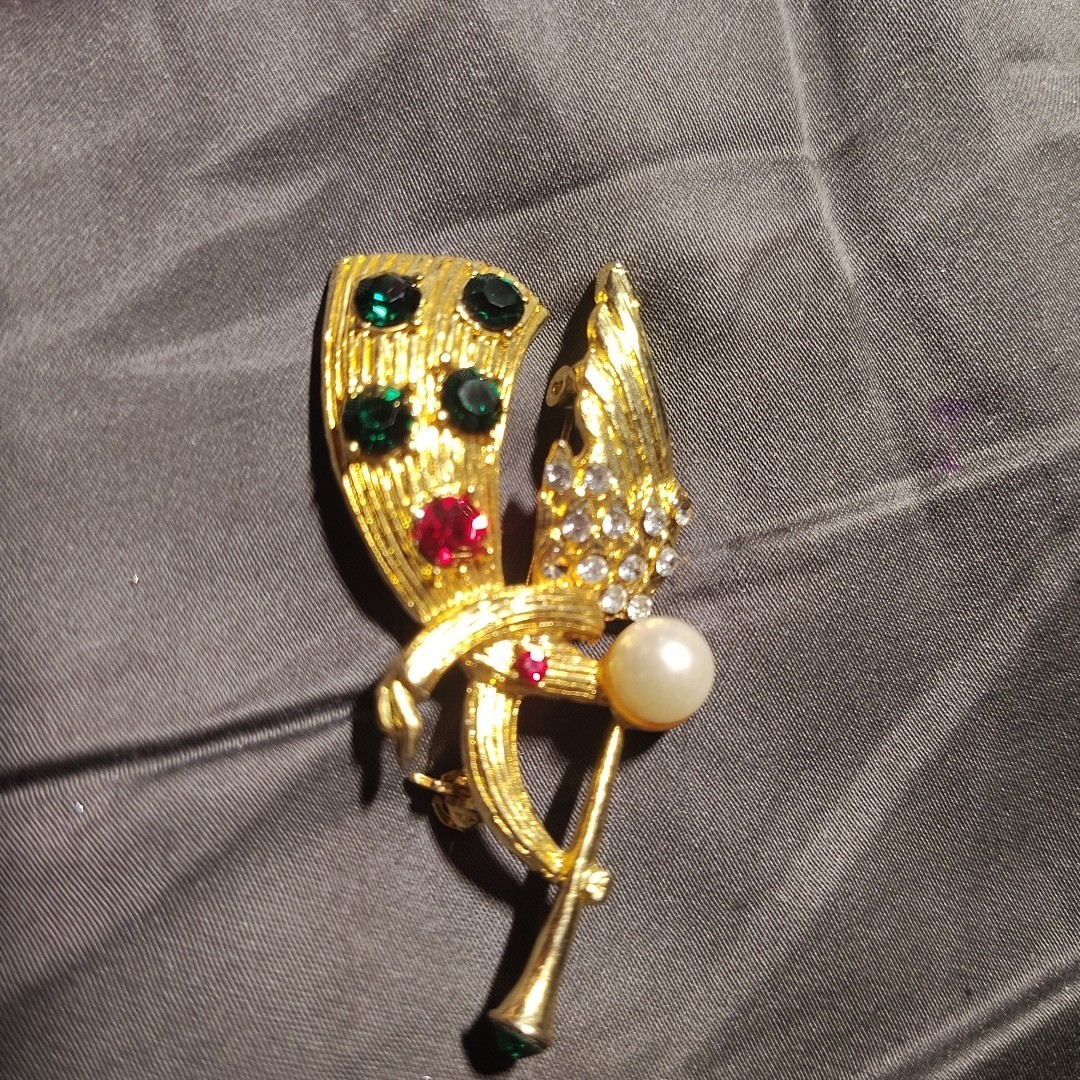 Lovvely Slver Starr Vintage Gold Tone Angel Blowing Horn With Rhinestones