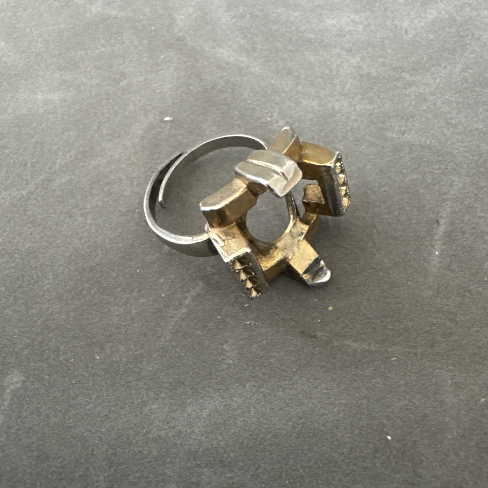Mid Century Gemstone Set Mystery Ring Unknown Metal Flexible Sizing Silver Color