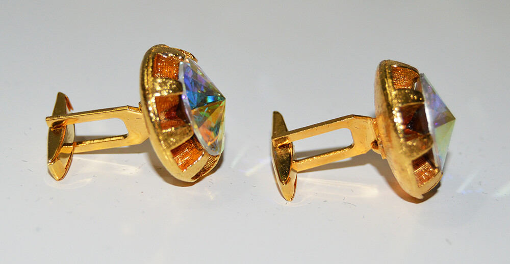 VTG MCM STACY Gold Tone Iridescent Rainbow Rhinestone Cuff Links / Tie Clip Set