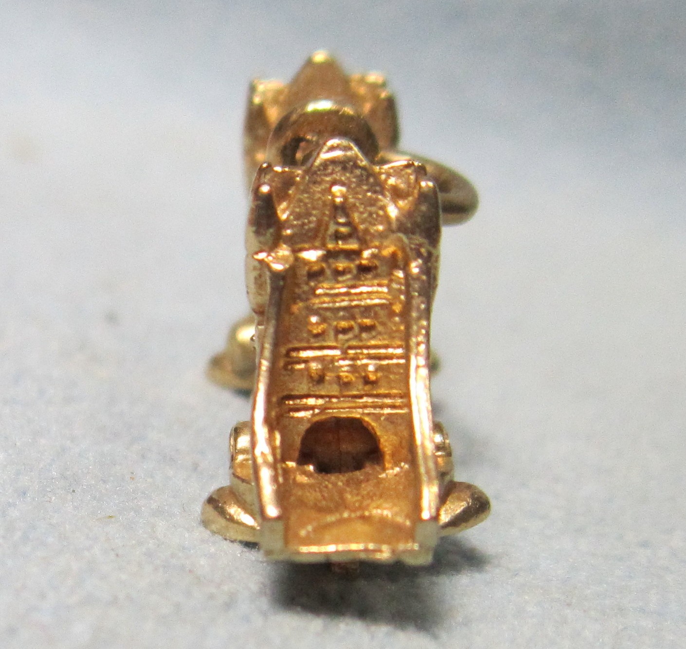 Amazing Famous LONDON BRIDGE ~ 10k Yellow Gold CHARM PENDANT w/moving parts
