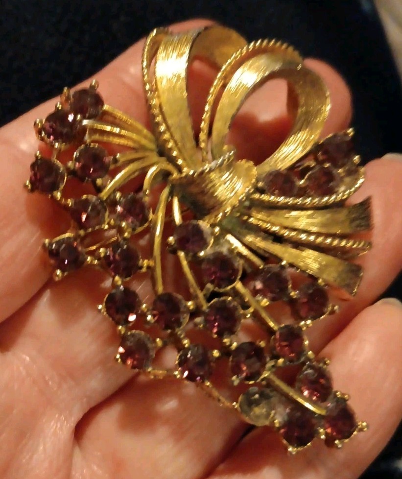 Vintage Signed M Jent Purple Rhinestones Grape Bow Gold Tone Enamel Brooch Pin