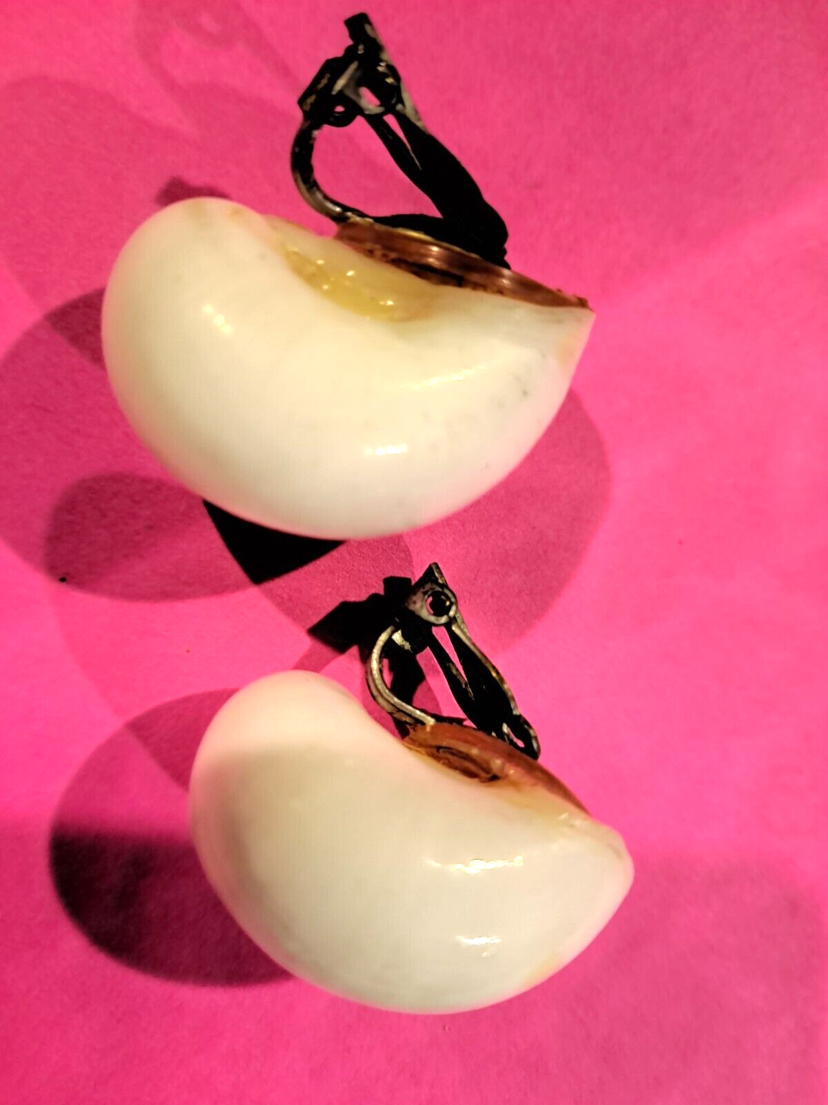 Lot of 2 Unique Vintage Clip Earrings Sea Snail Shell and Gold Metal Geometric