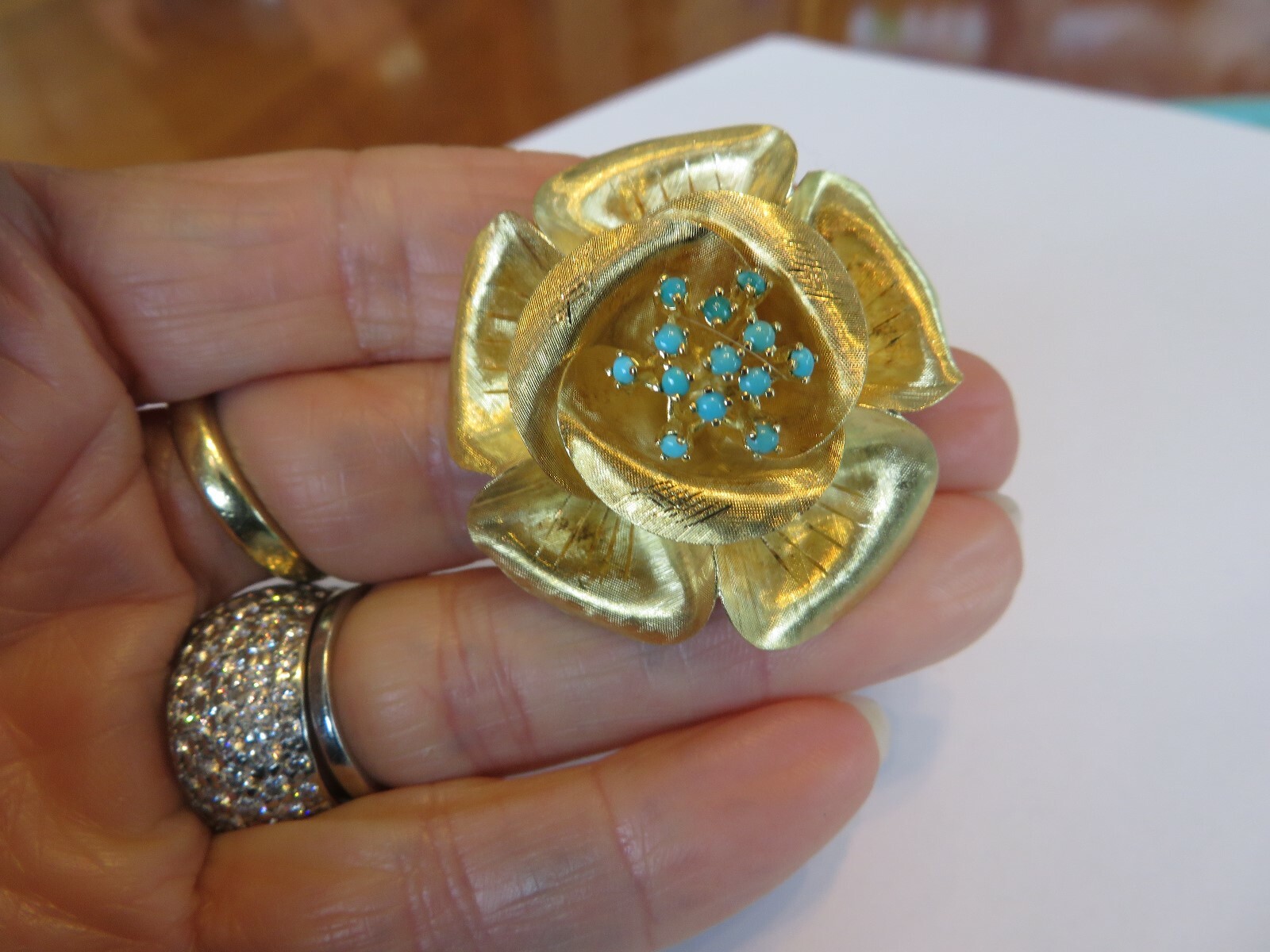 ART DECO 18K GOLD ITALY TURQUOISE FLOWER BROOCH 39 MM ROUND