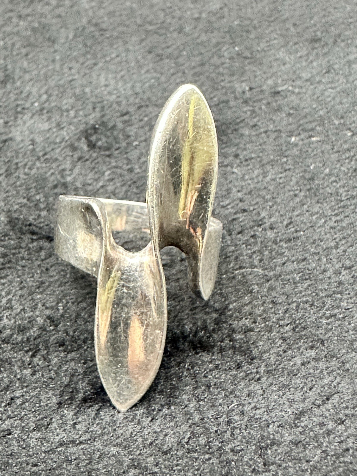 VINTAGE ARTISAN STERLING SILVER MODERNIST ABSTRACT ASYMMETRIC RING SIZE 7