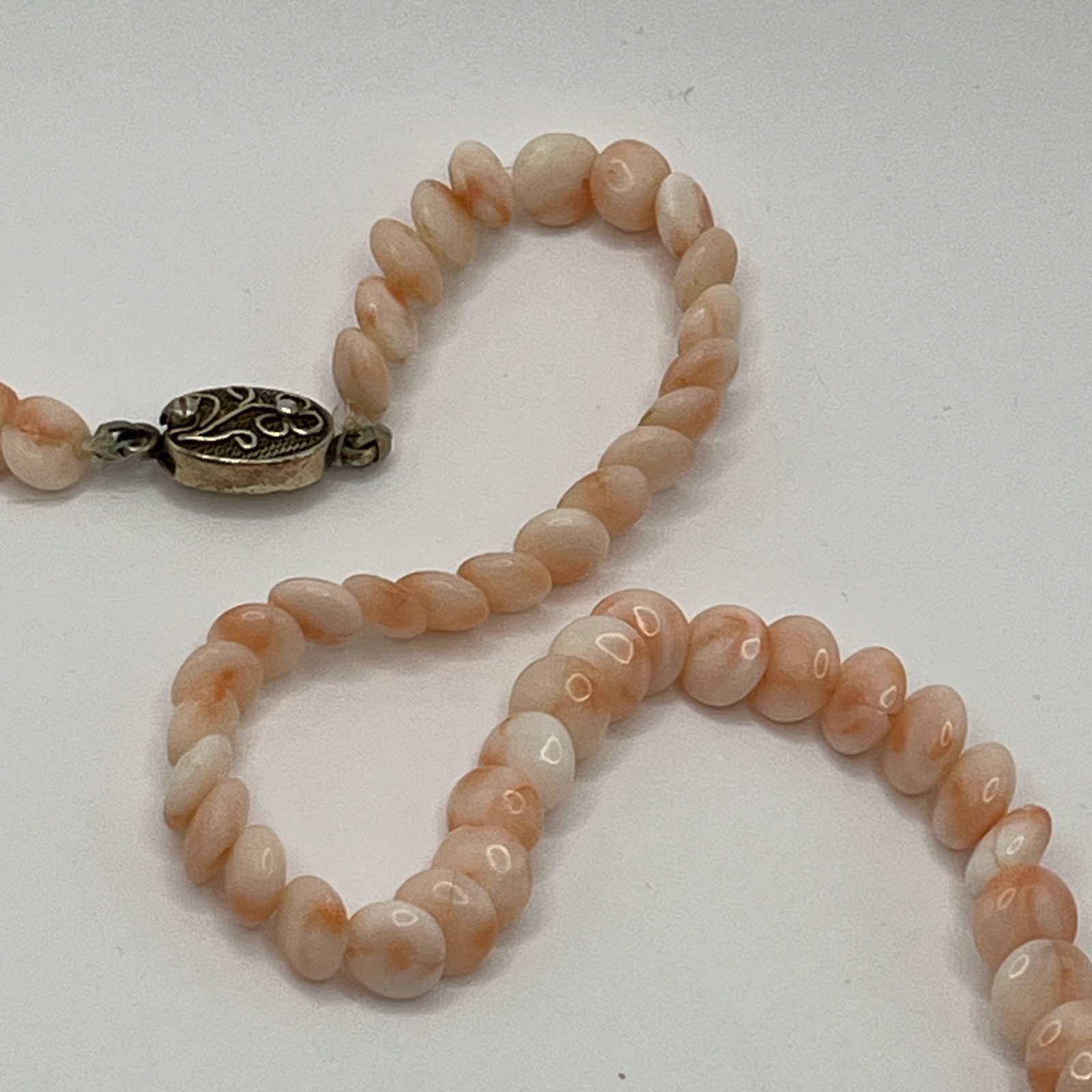 Vtg Queen Conch Shell Disk Bead Graduating Necklace Ornate Box Clasp 28” Pink