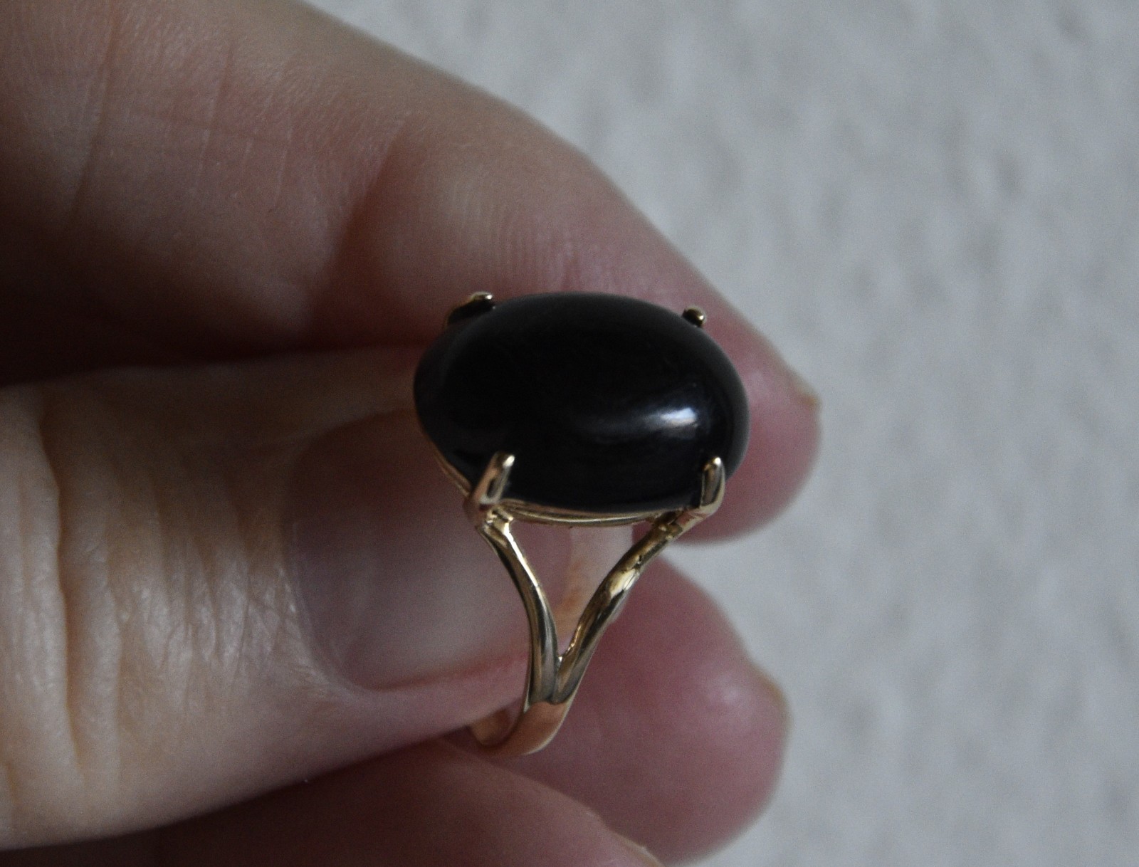 Vintage 2.2 gr. 14K Yellow Gold Prong Set Black Coral Ring Size (6)