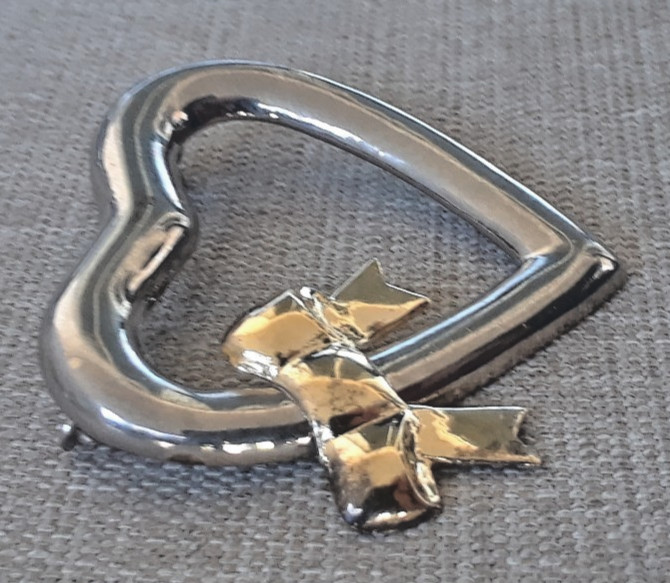 CW Vintage Sterling Silver Vermeil Ribbon Heart Pendant 7.3 Grams