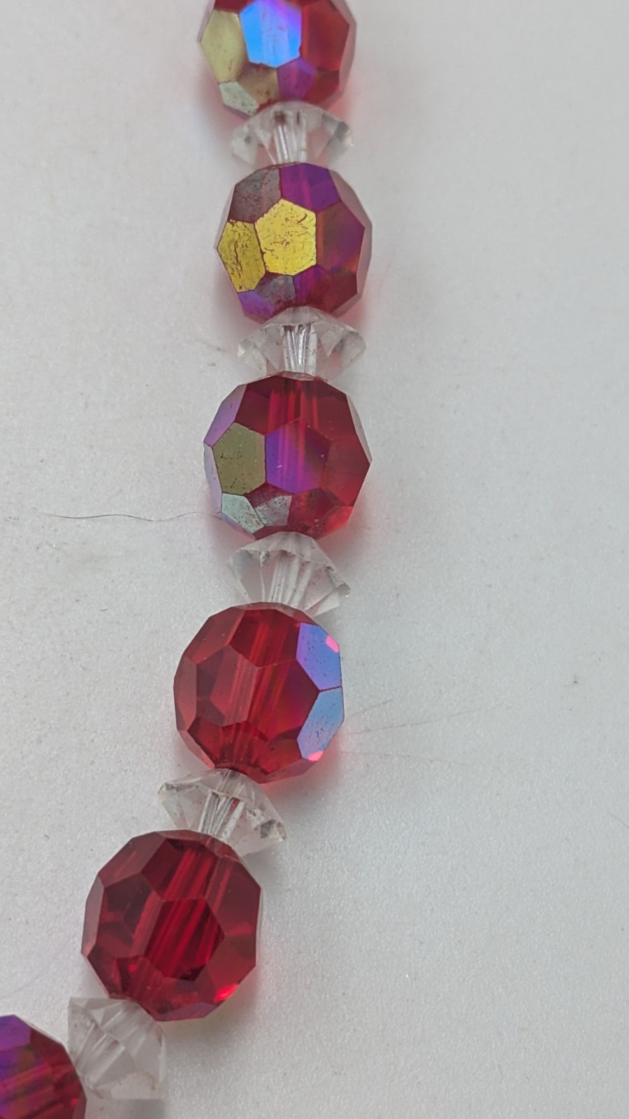 Vintage Ruby Red Iridescent Aurora Borealis Facetted Glass Bead 19″ Necklace