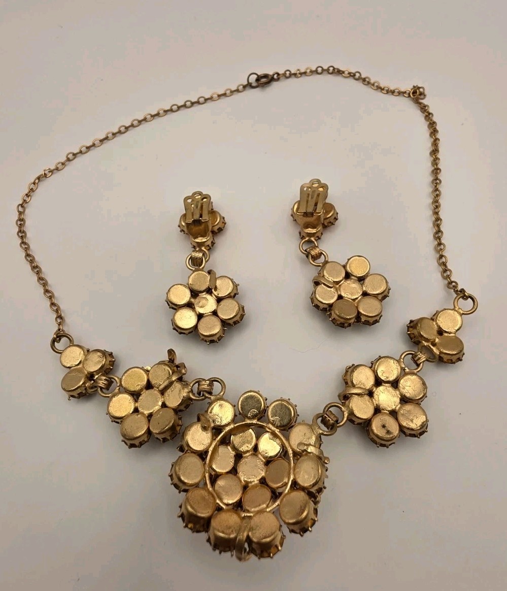 Vintage Unsigned Austria Shades Of Topaz & Crystal W/Floral Overlay Dangle Set