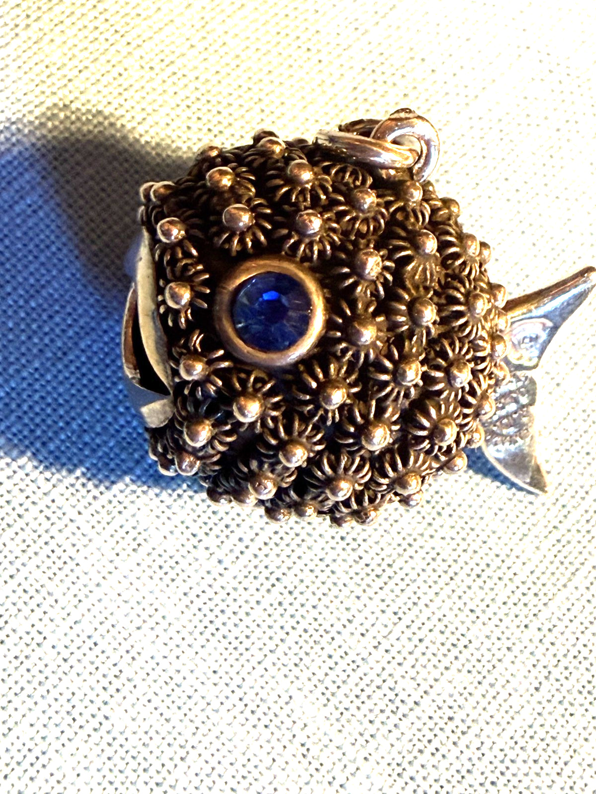 VTG MEXICO CUERA. R.D. EAGLE 17 CANNETILLE FLOWER OPEN MOUTH PUFFER FISH PENDANT