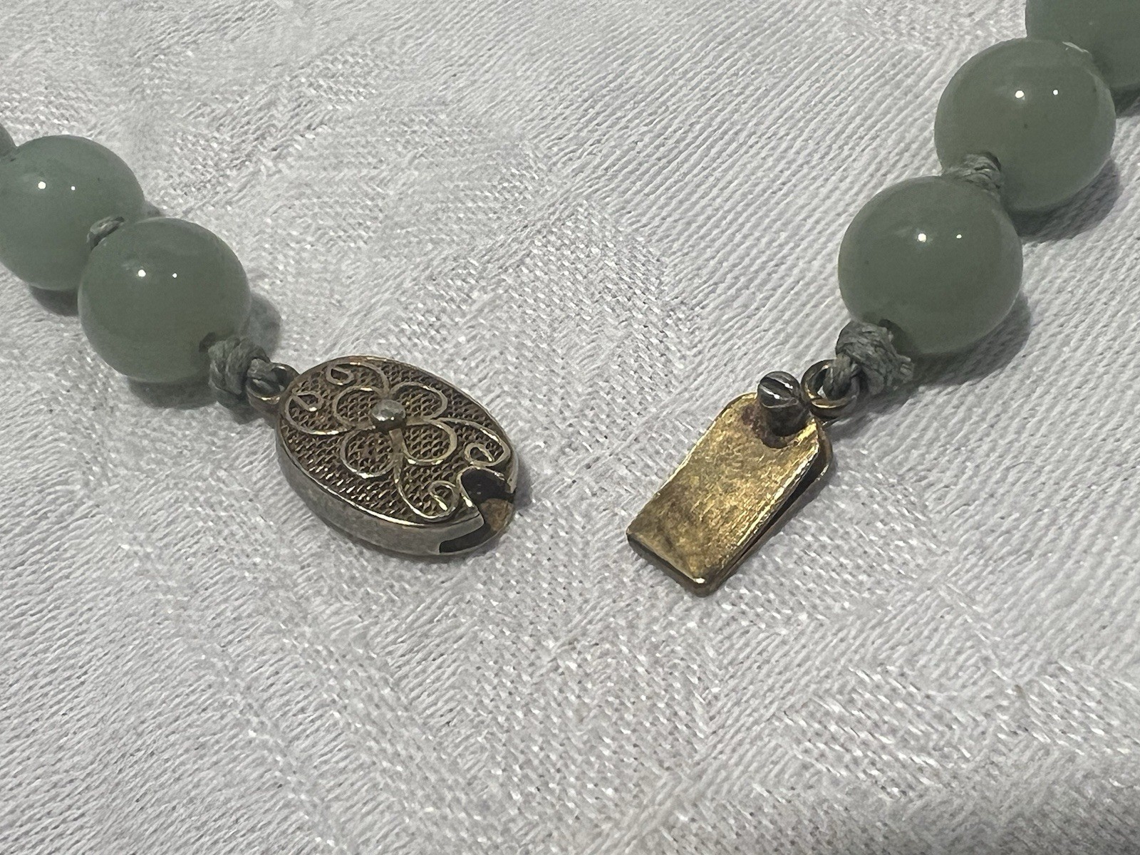 Vintage Chinese Export Jade Apple Green Knotted Bead Necklace 109.4g 26-1/2”