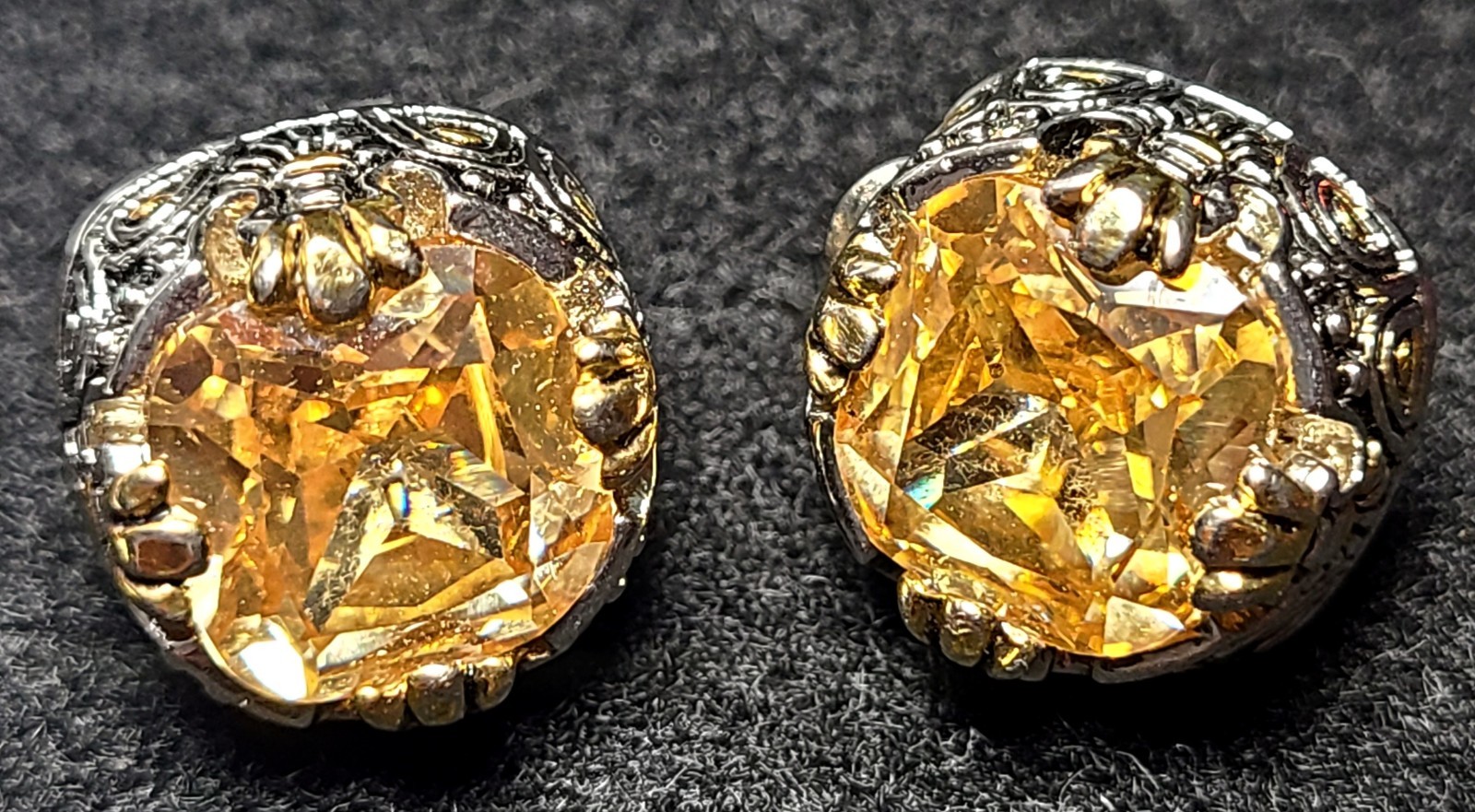 VINTAGE STUNNING SILVER TONE YELLOW CITRINE CUBIC ZIRCONIA PIERCED EARRINGS